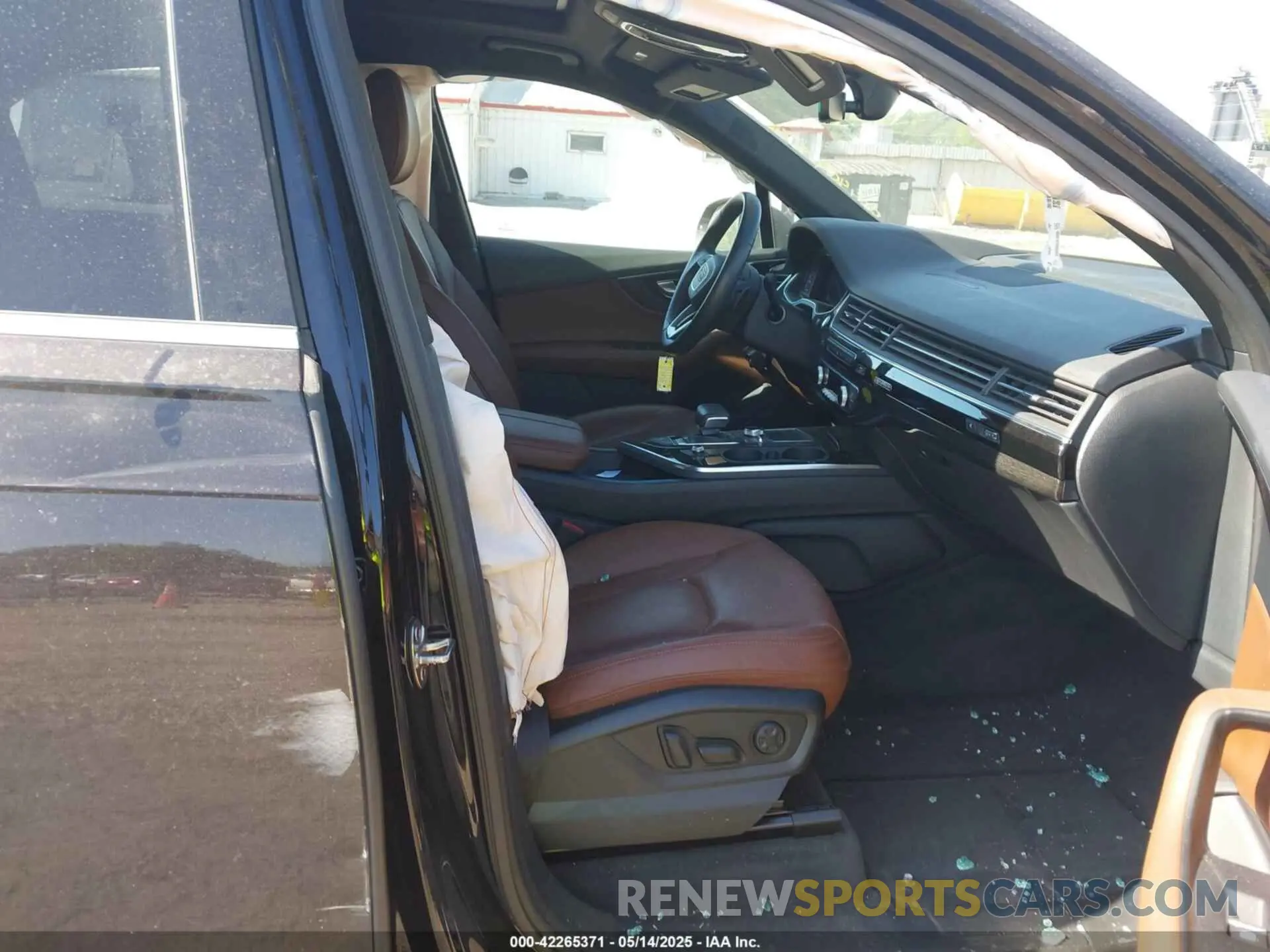5 Photograph of a damaged car WA1VAAF70KD004469 AUDI Q7 2019