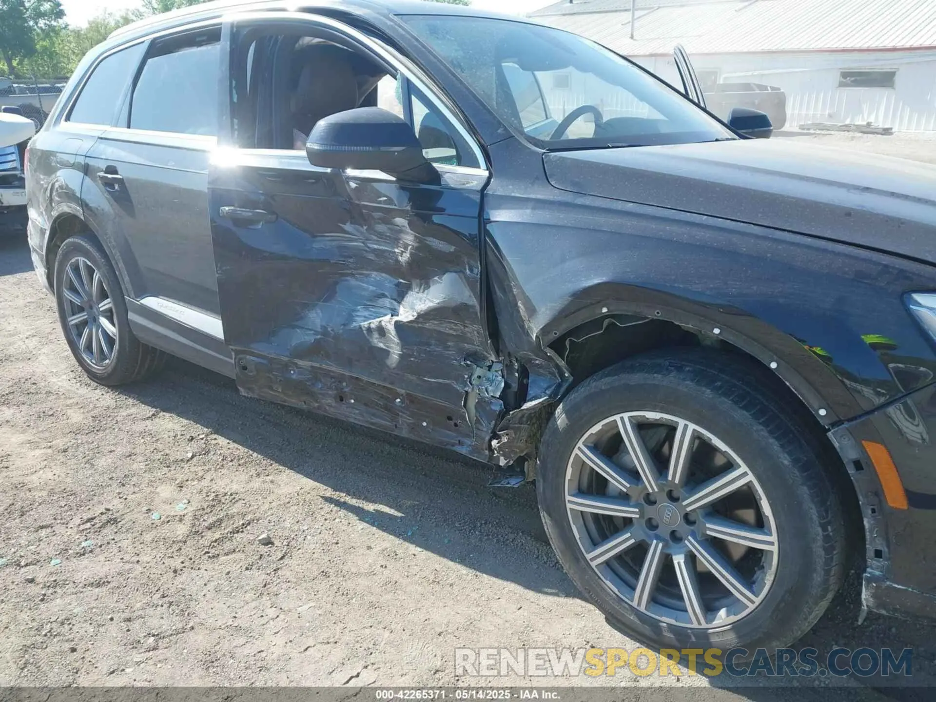 6 Photograph of a damaged car WA1VAAF70KD004469 AUDI Q7 2019