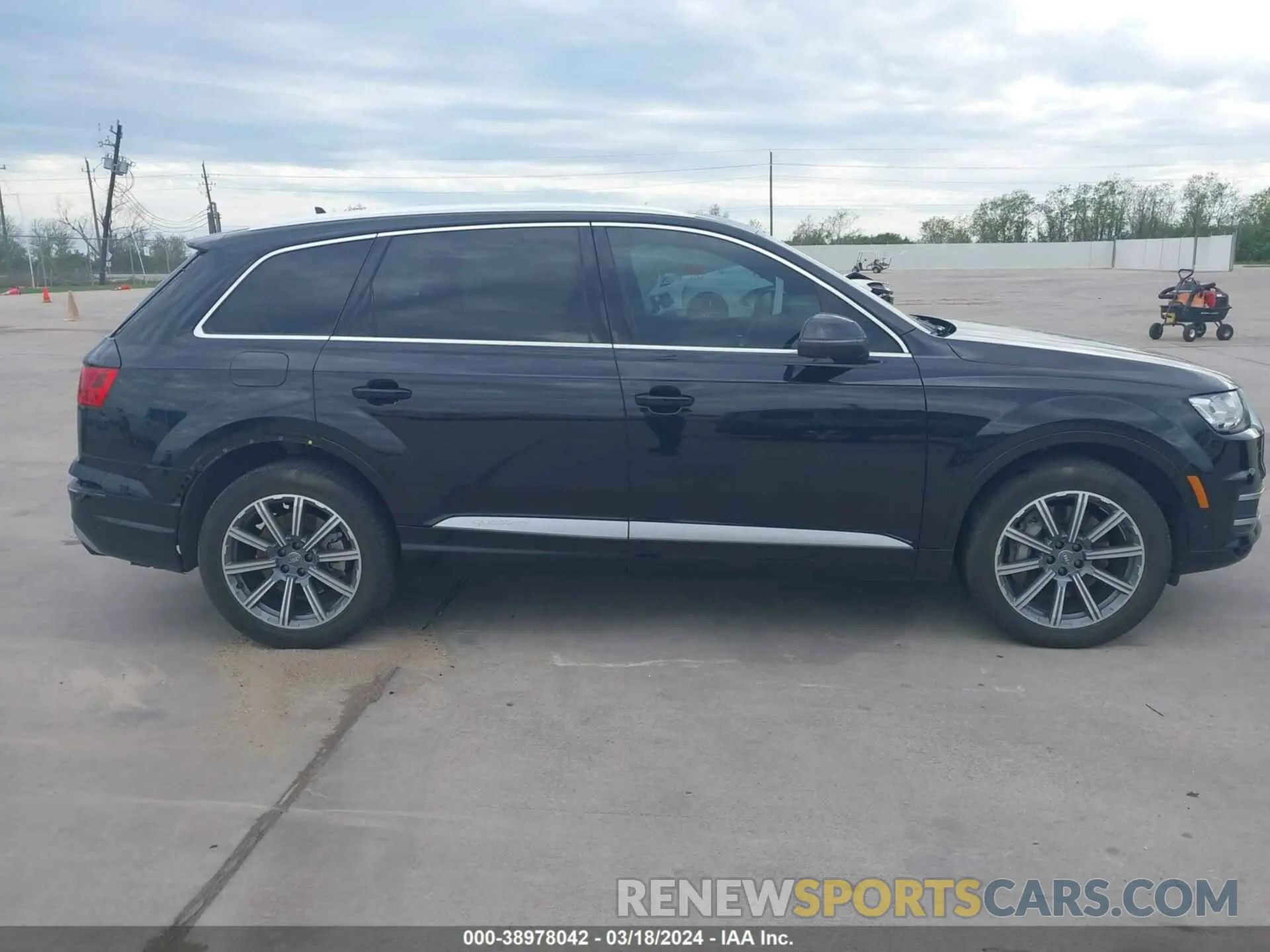 14 Photograph of a damaged car WA1VAAF70KD017738 AUDI Q7 2019