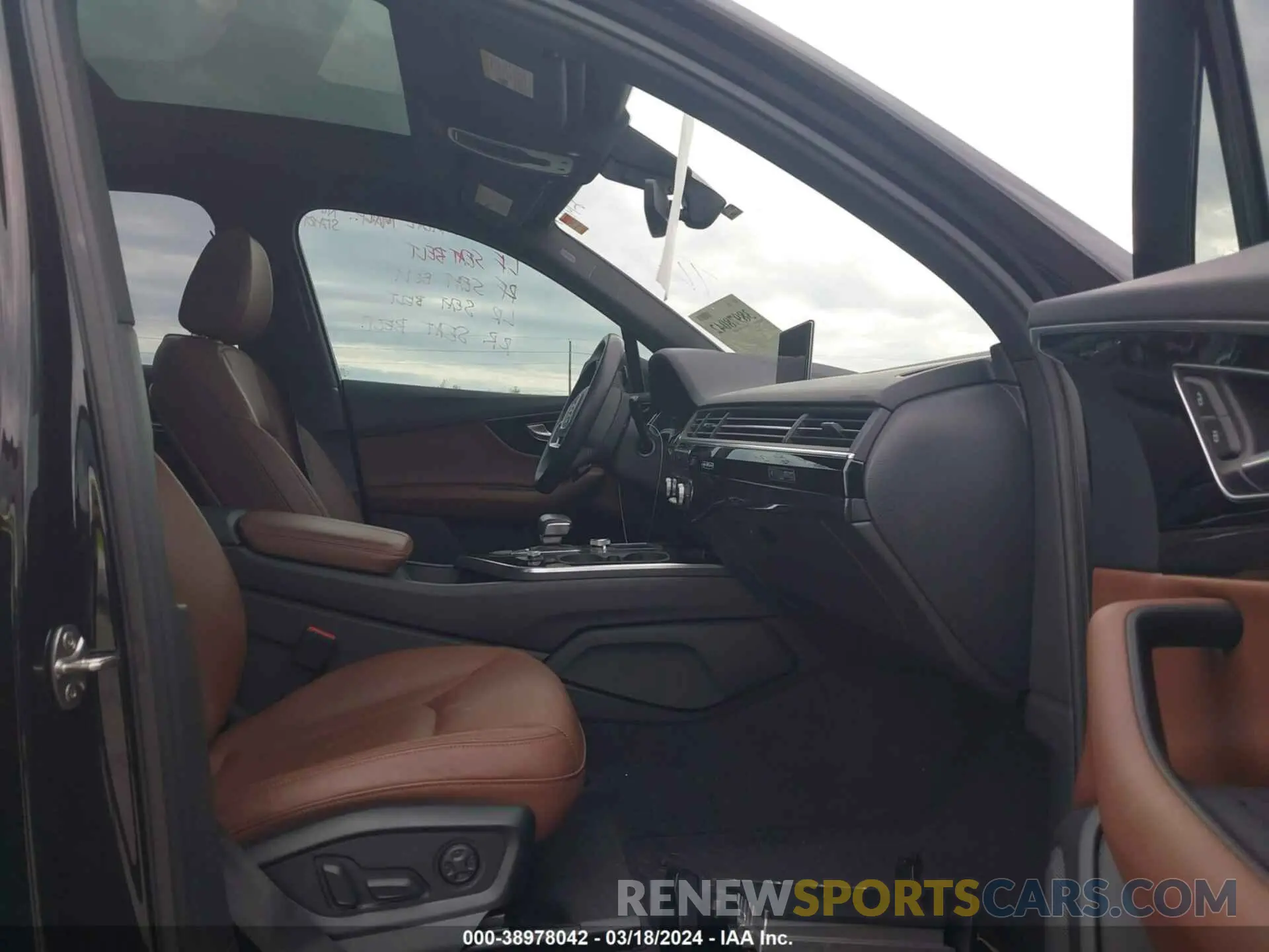 5 Photograph of a damaged car WA1VAAF70KD017738 AUDI Q7 2019