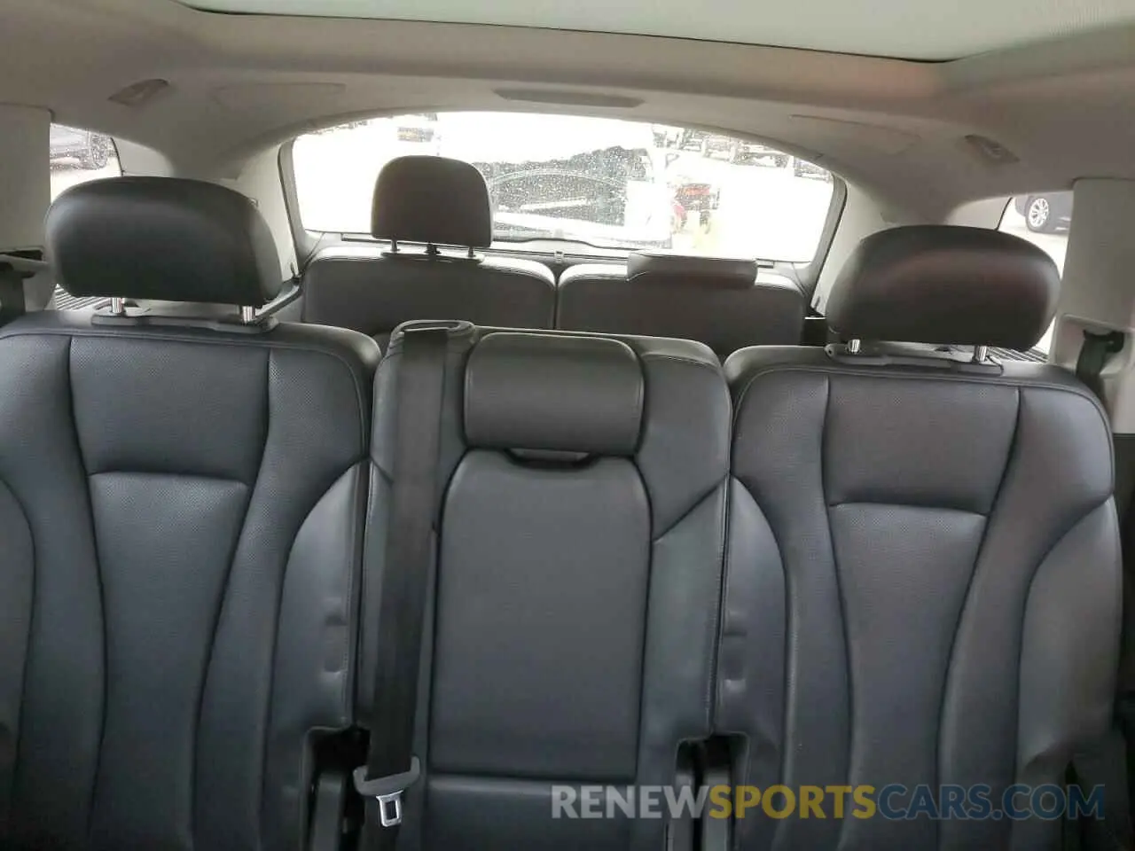 10 Photograph of a damaged car WA1VAAF70KD020476 AUDI Q7 2019