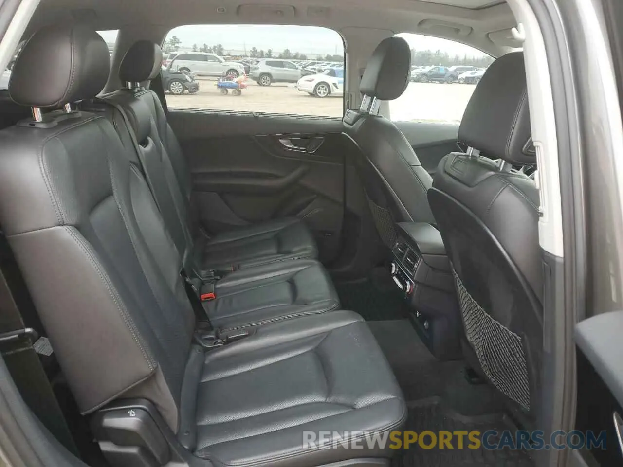 11 Photograph of a damaged car WA1VAAF70KD020476 AUDI Q7 2019
