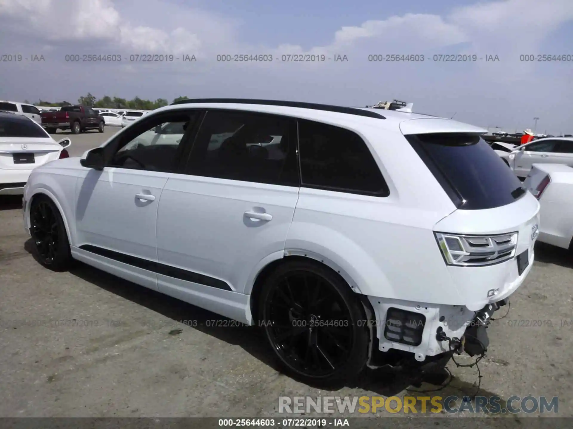 3 Photograph of a damaged car WA1VAAF71KD003508 AUDI Q7 2019