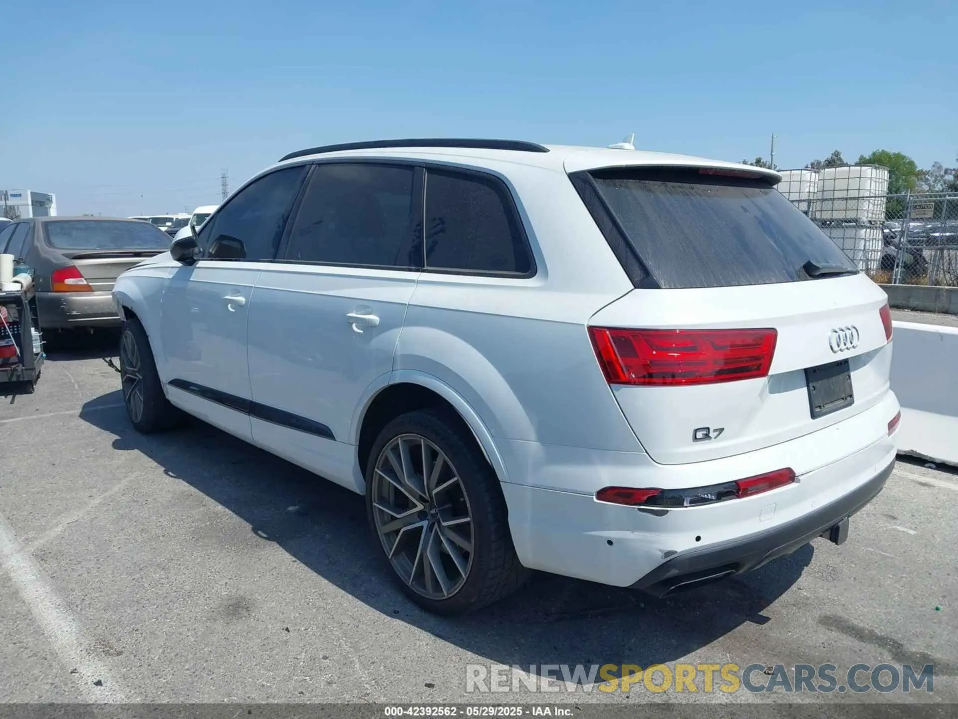 3 Photograph of a damaged car WA1VAAF71KD004660 AUDI Q7 2019