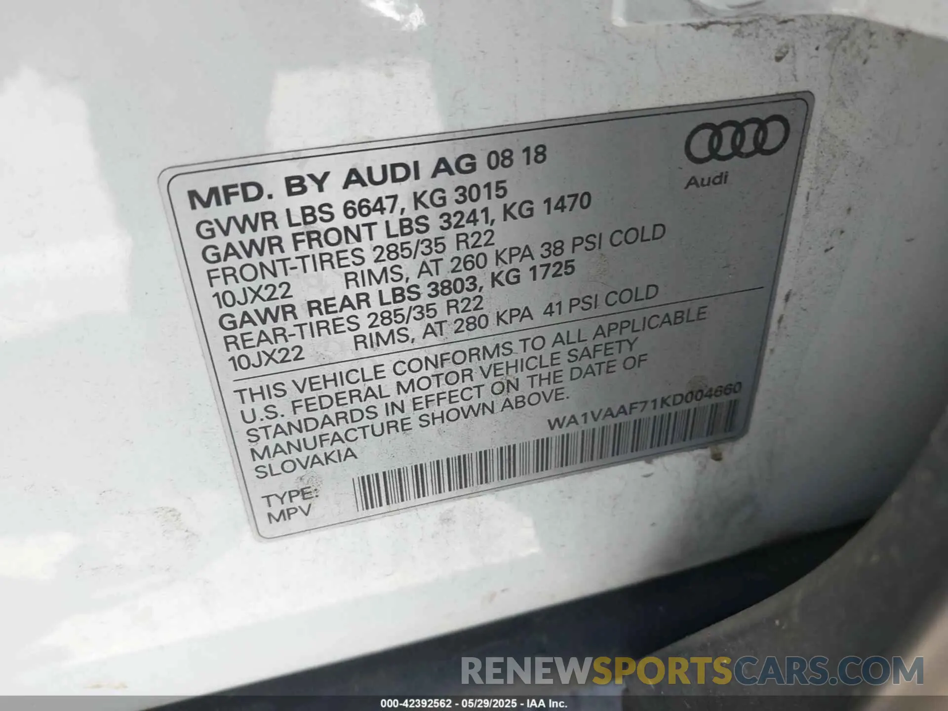 9 Photograph of a damaged car WA1VAAF71KD004660 AUDI Q7 2019