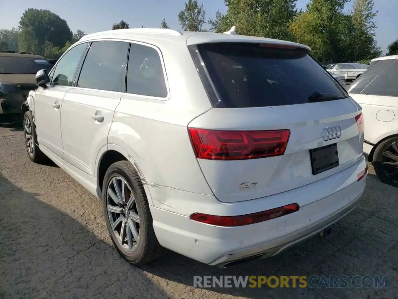 3 Photograph of a damaged car WA1VAAF71KD014170 AUDI Q7 2019