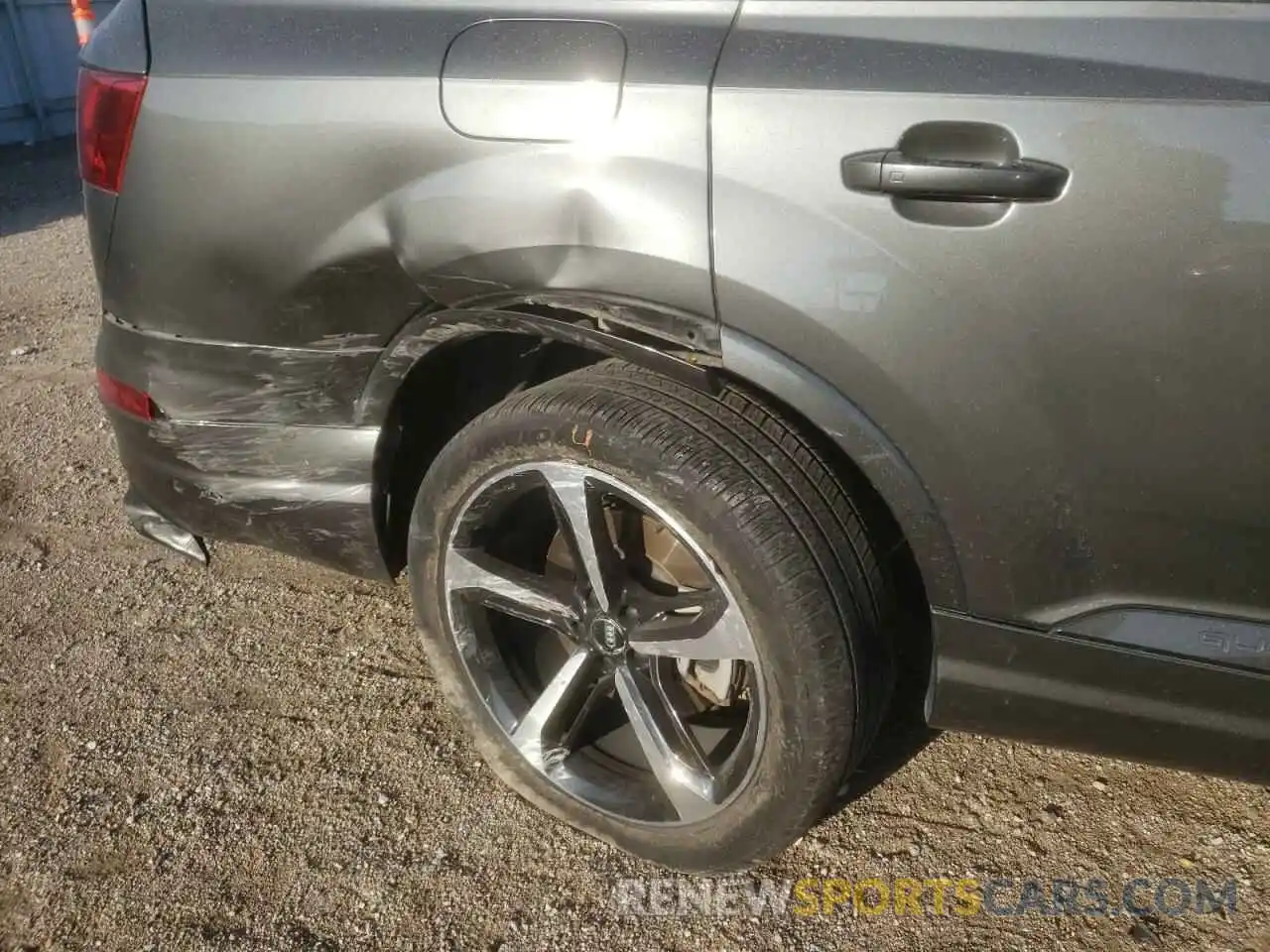 9 Photograph of a damaged car WA1VAAF71KD022933 AUDI Q7 2019