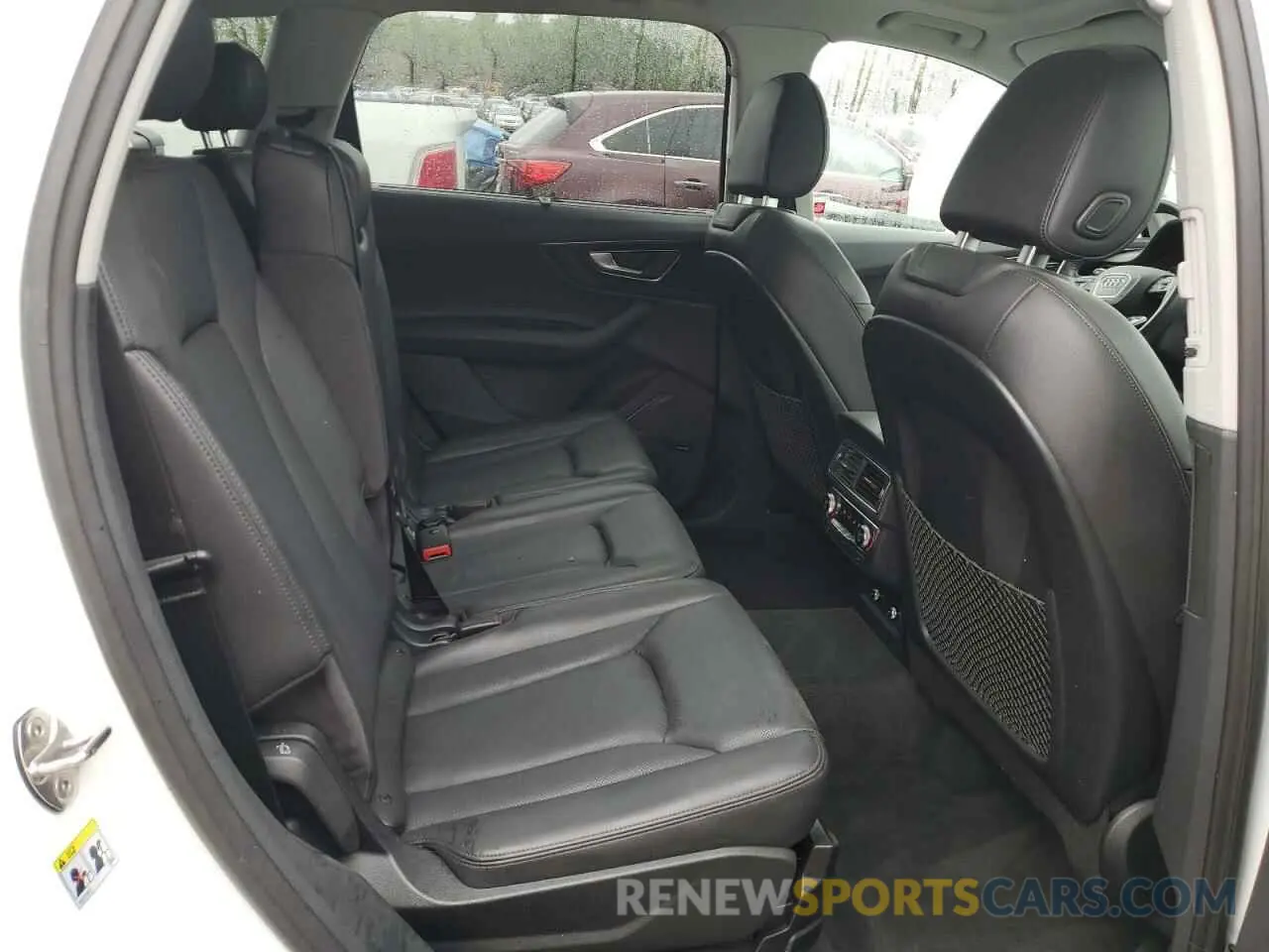 11 Photograph of a damaged car WA1VAAF71KD025329 AUDI Q7 2019