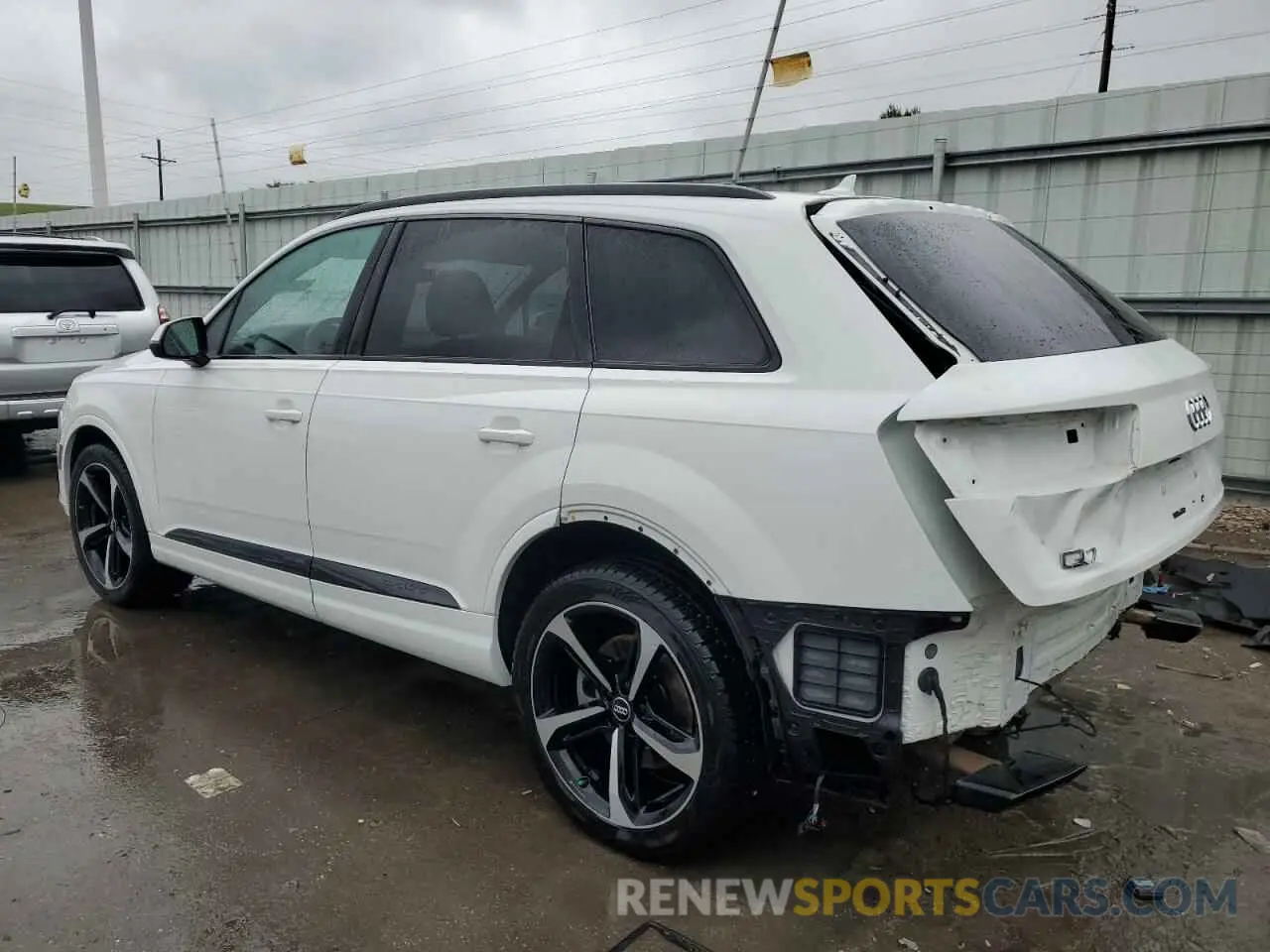 2 Photograph of a damaged car WA1VAAF71KD025329 AUDI Q7 2019