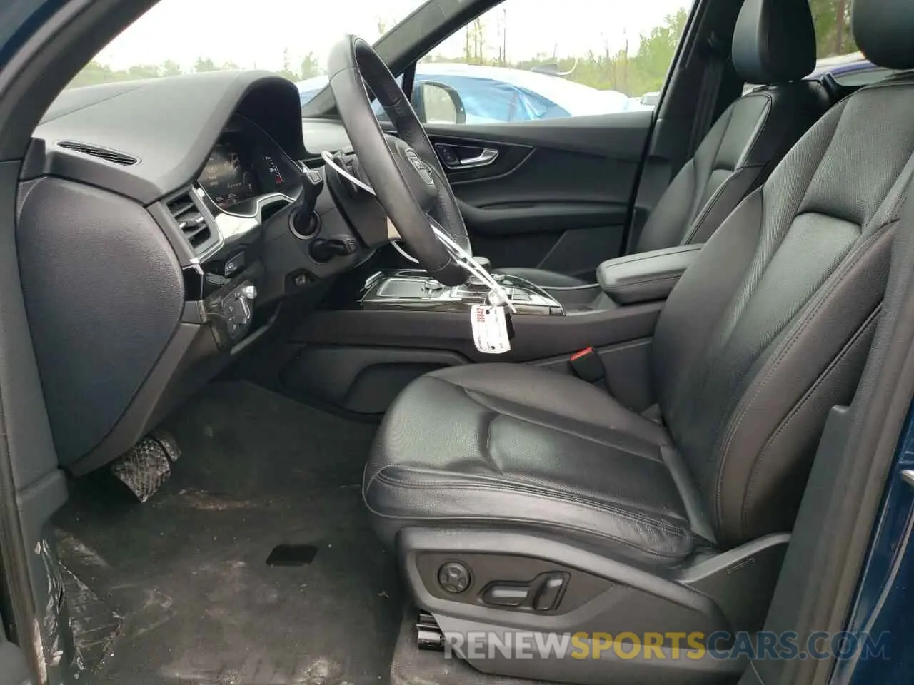 7 Photograph of a damaged car WA1VAAF71KD033298 AUDI Q7 2019