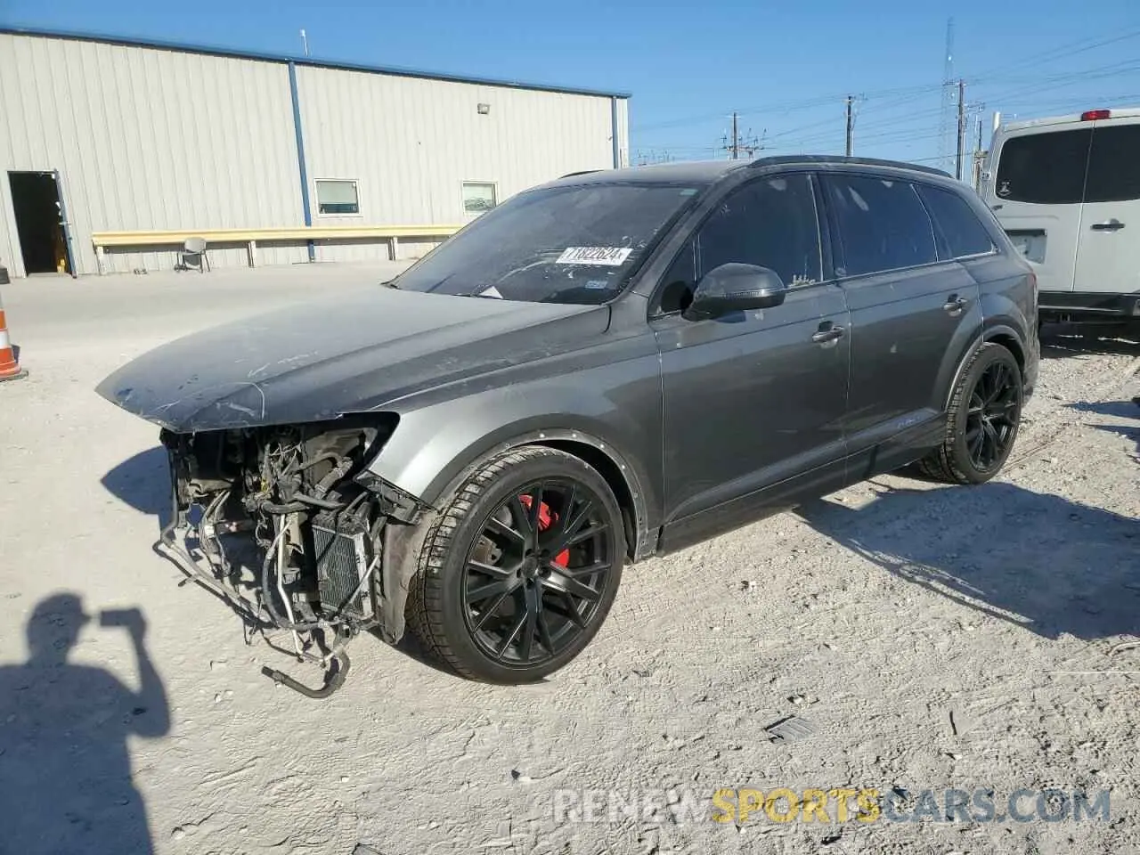1 Photograph of a damaged car WA1VAAF71KD036508 AUDI Q7 2019