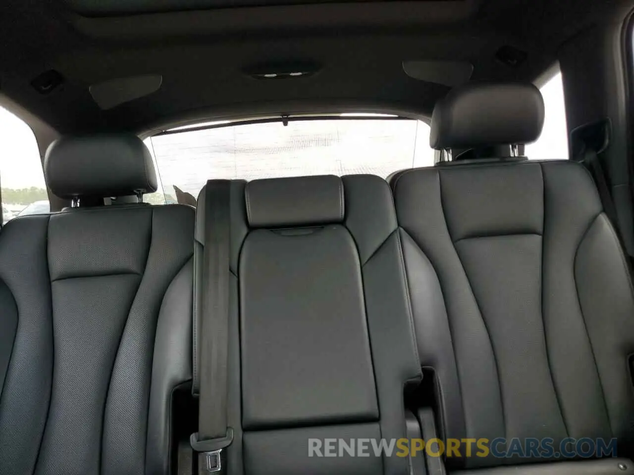 10 Photograph of a damaged car WA1VAAF71KD047623 AUDI Q7 2019