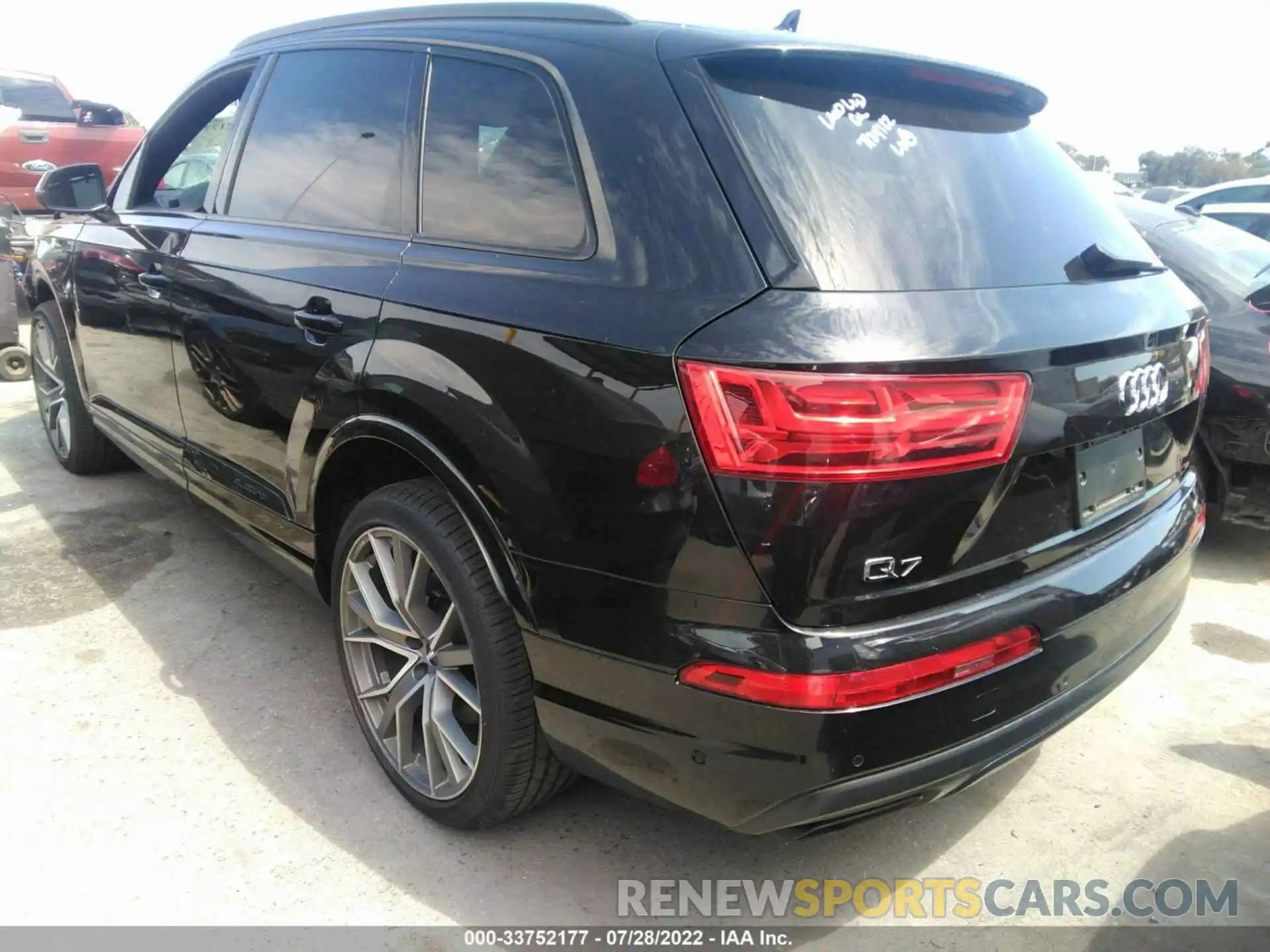 3 Photograph of a damaged car WA1VAAF72KD011343 AUDI Q7 2019