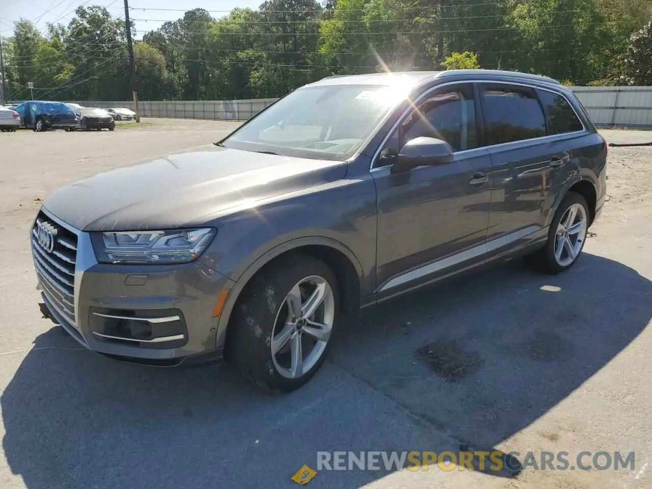 1 Photograph of a damaged car WA1VAAF73KD003364 AUDI Q7 2019