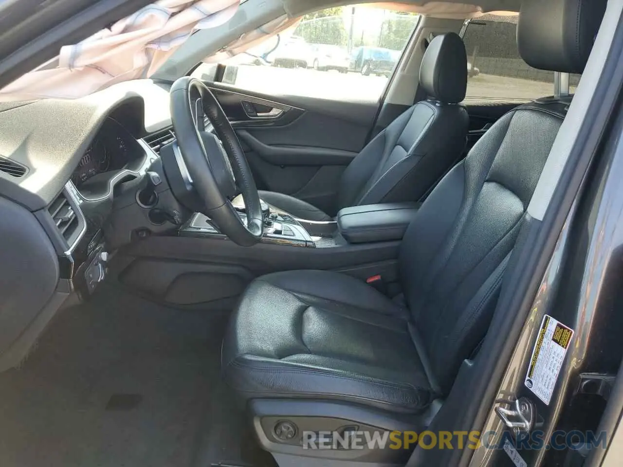 7 Photograph of a damaged car WA1VAAF73KD003364 AUDI Q7 2019