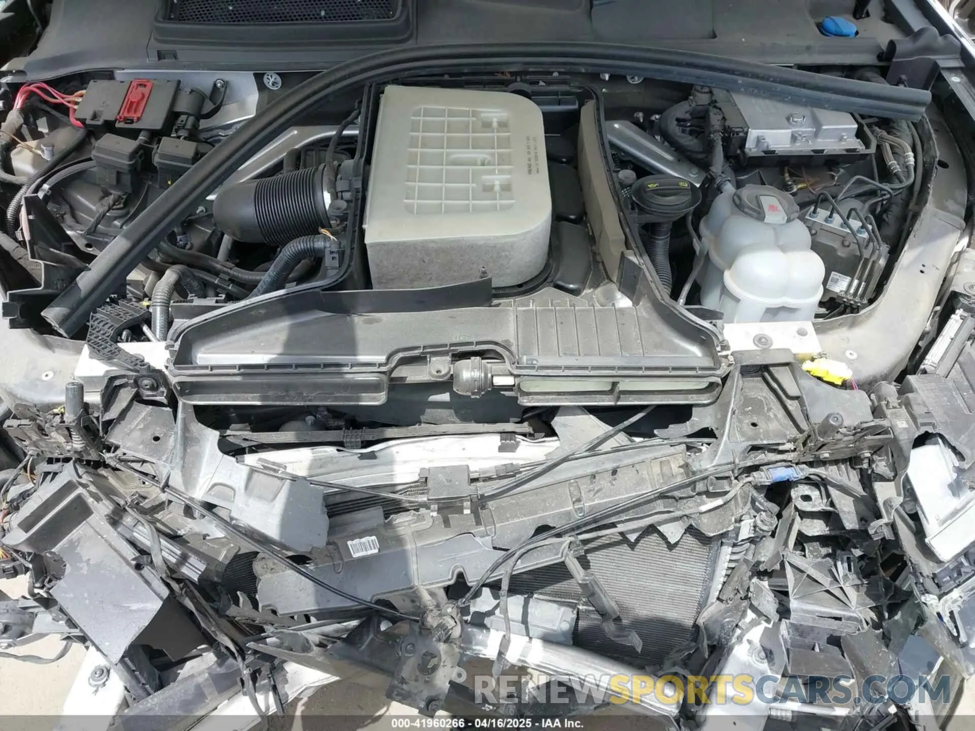 10 Photograph of a damaged car WA1VAAF73KD015837 AUDI Q7 2019
