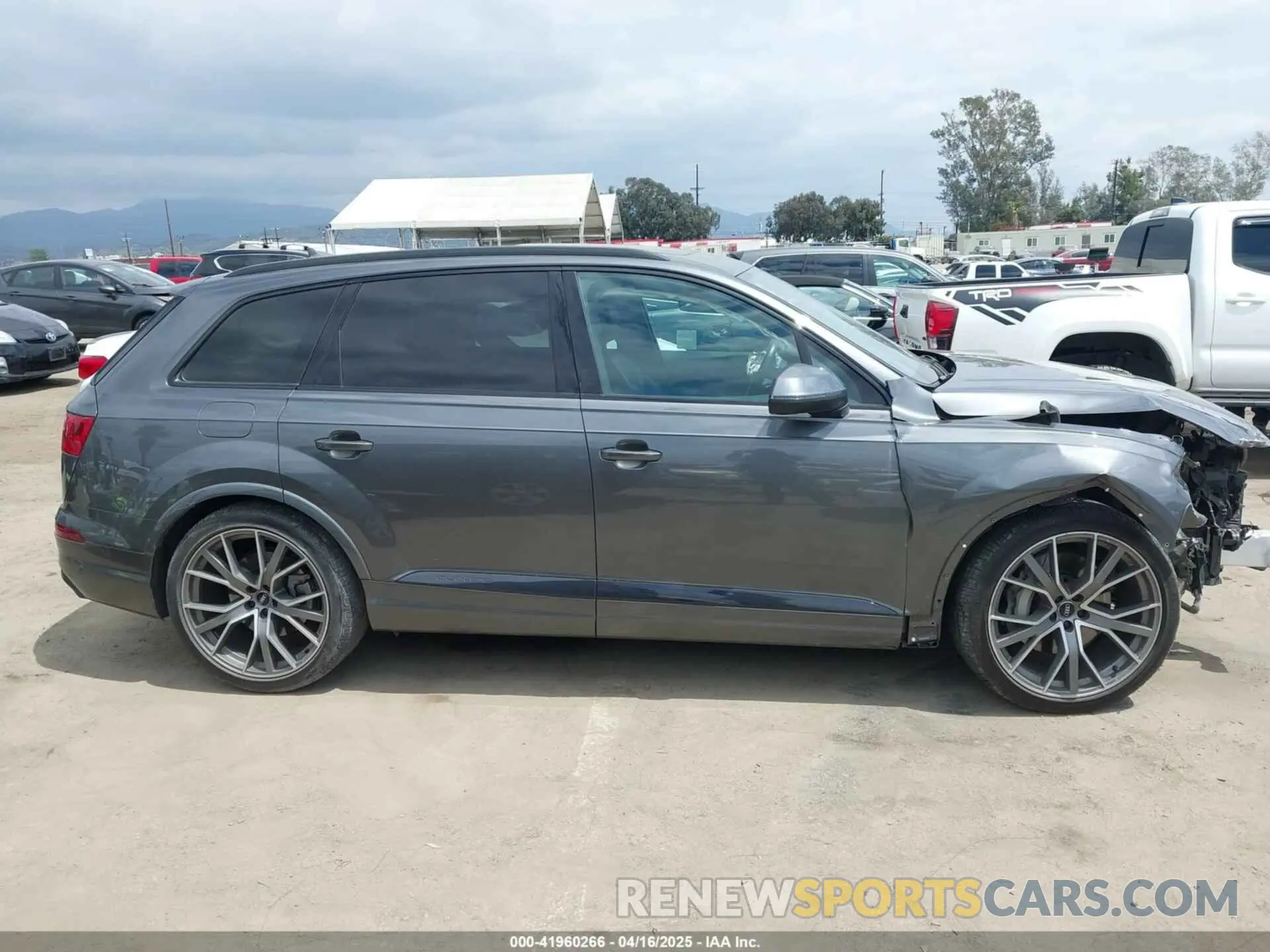 14 Photograph of a damaged car WA1VAAF73KD015837 AUDI Q7 2019