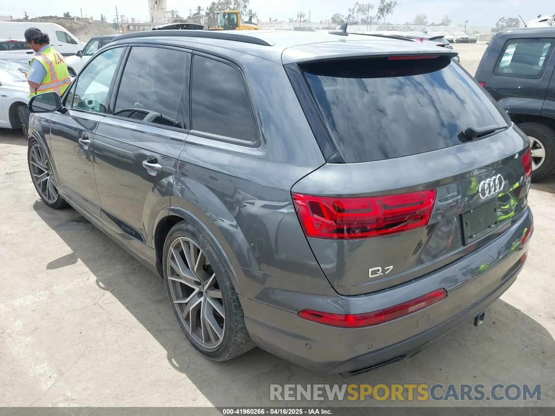 3 Photograph of a damaged car WA1VAAF73KD015837 AUDI Q7 2019