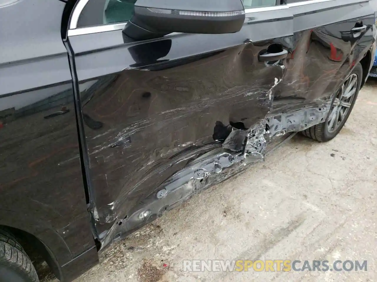 9 Photograph of a damaged car WA1VAAF73KD026529 AUDI Q7 2019