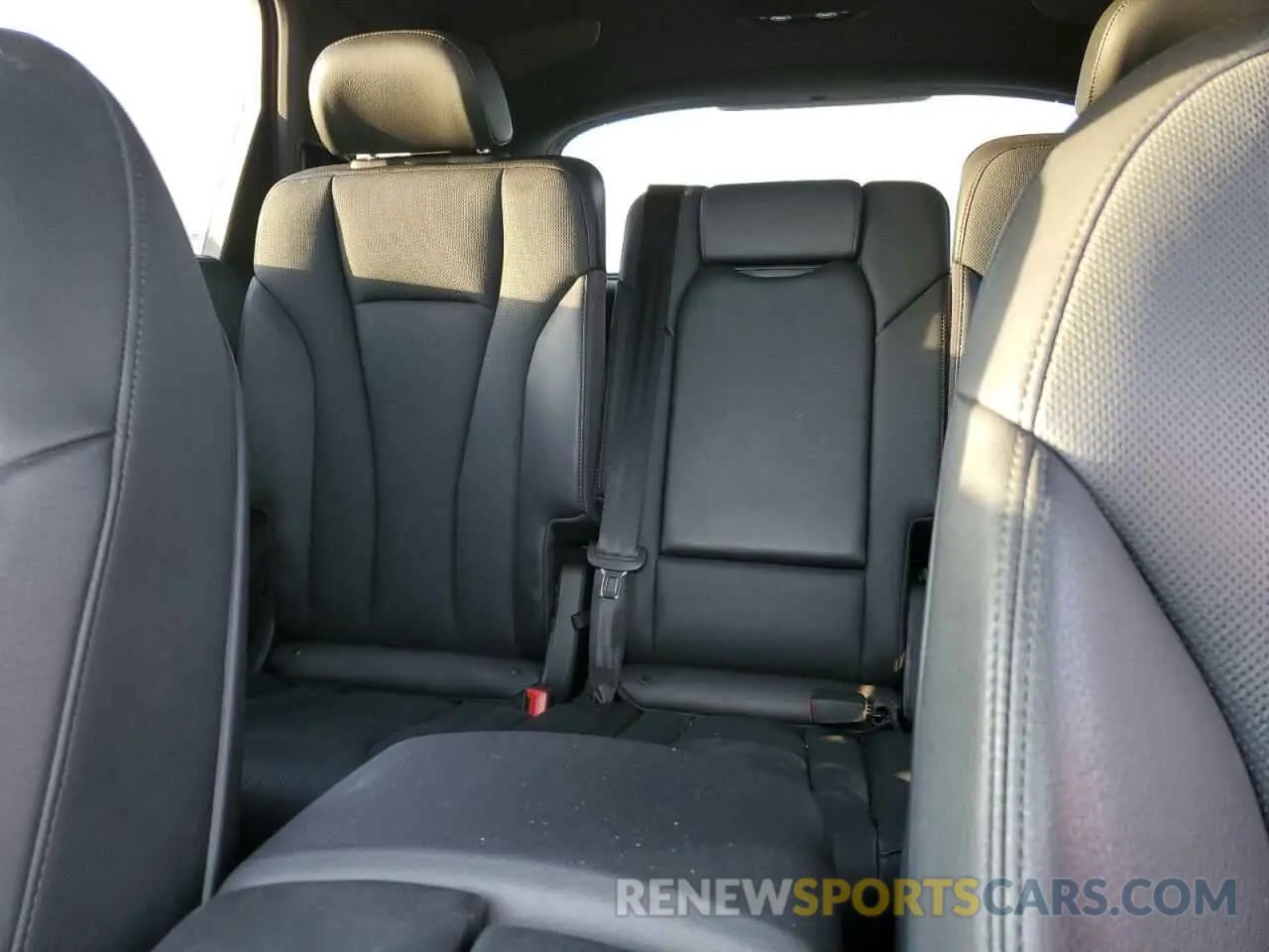 10 Photograph of a damaged car WA1VAAF73KD026725 AUDI Q7 2019