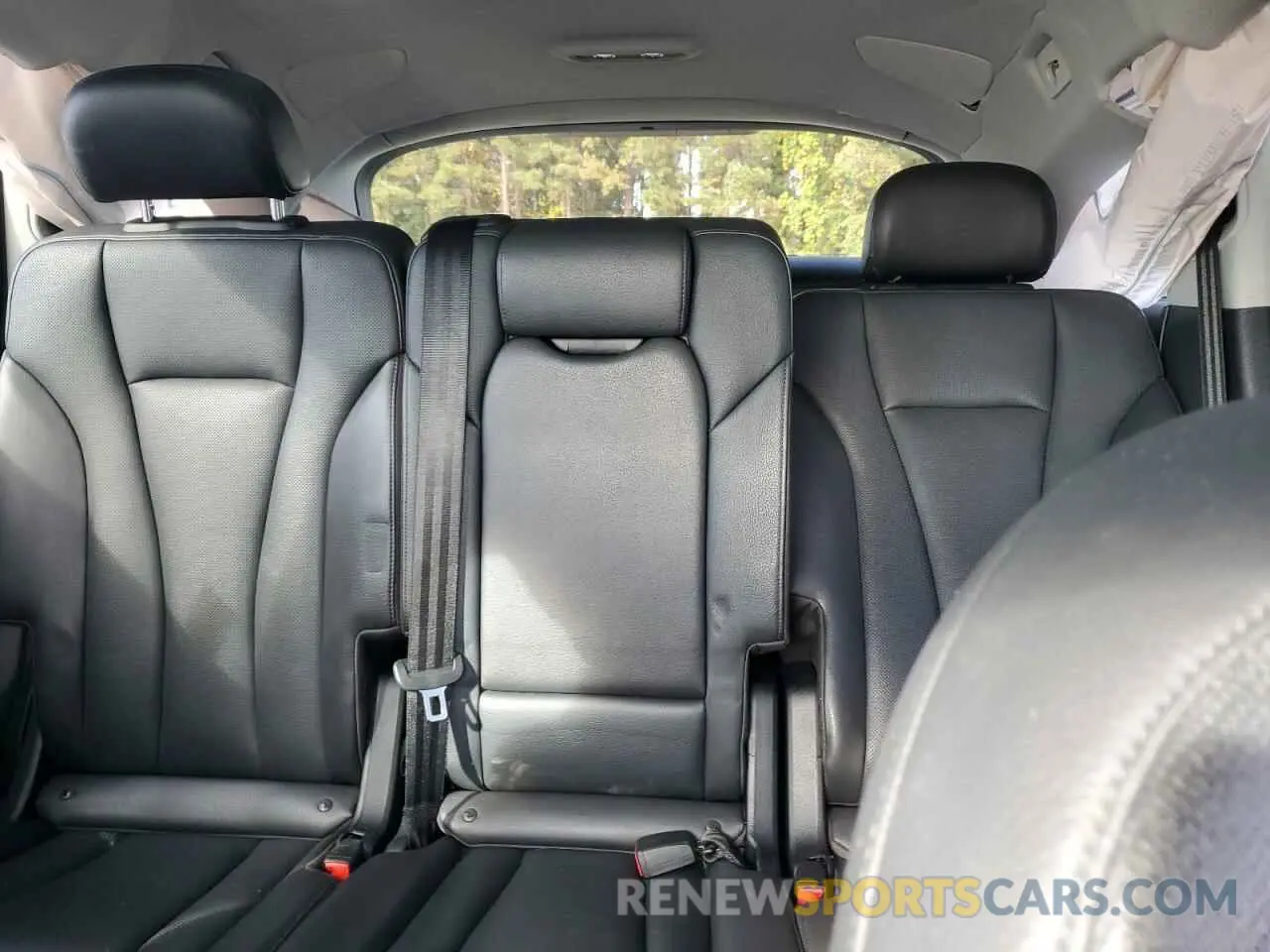 10 Photograph of a damaged car WA1VAAF74KD003938 AUDI Q7 2019