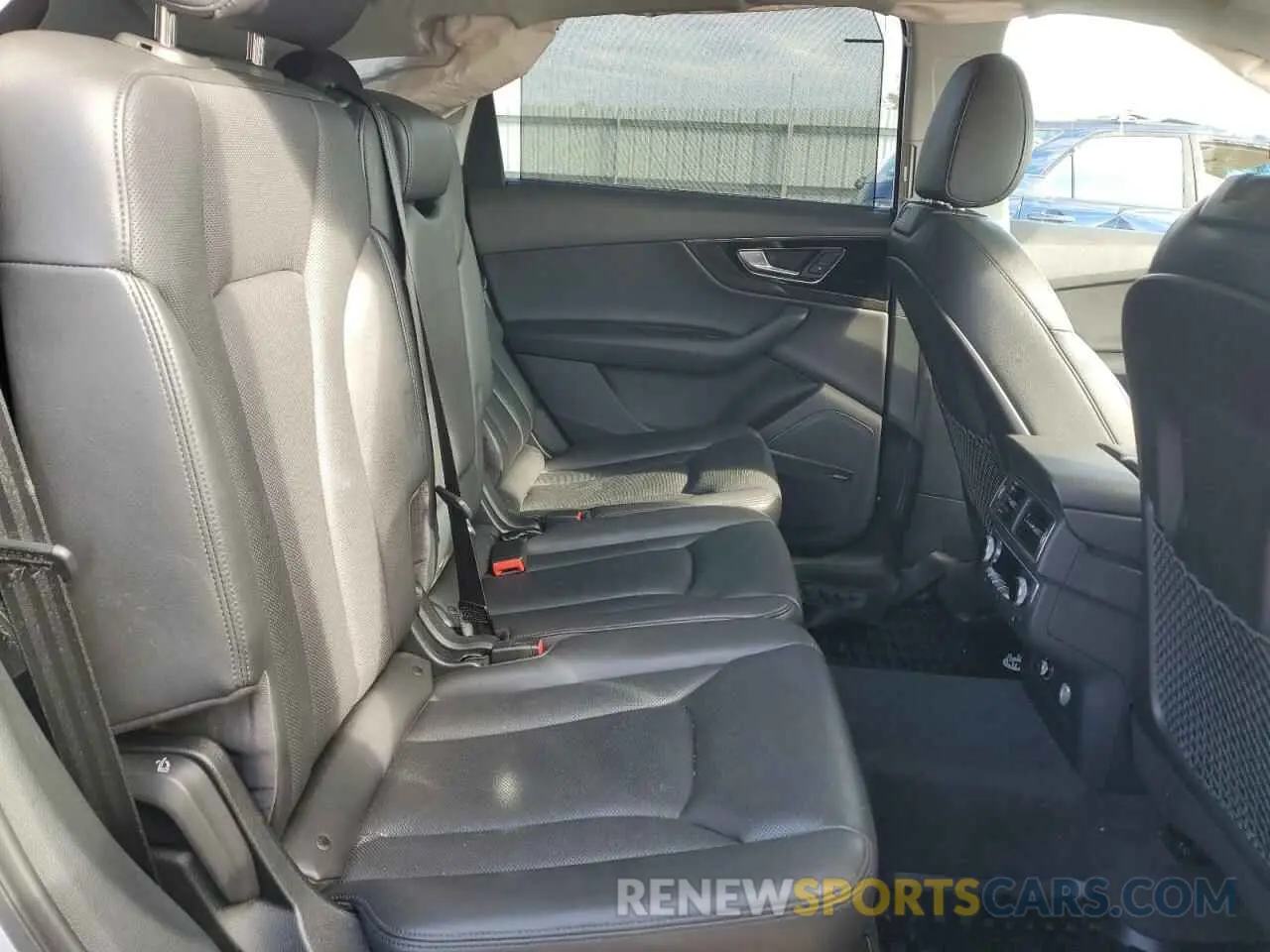 11 Photograph of a damaged car WA1VAAF74KD003938 AUDI Q7 2019