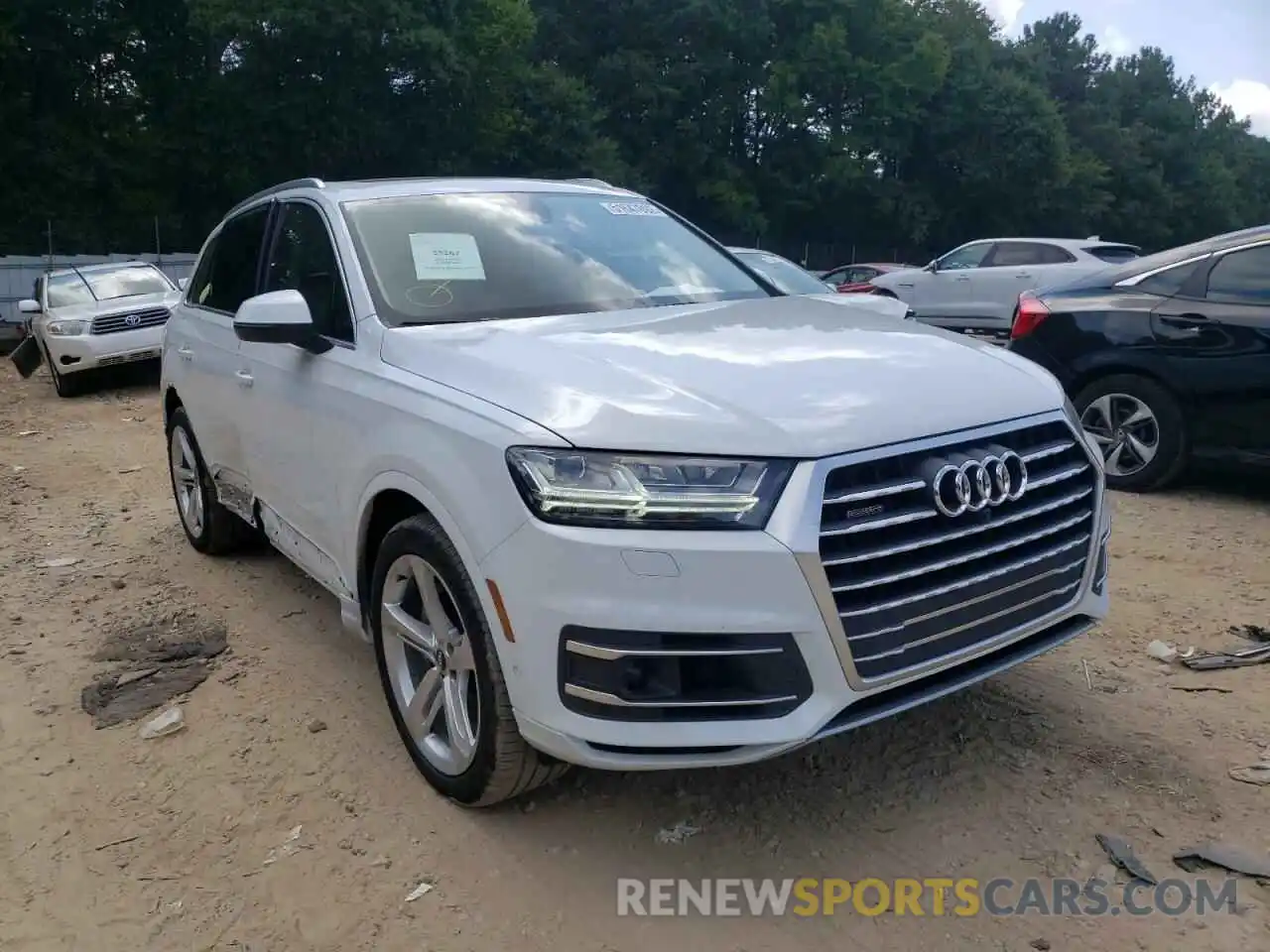 1 Photograph of a damaged car WA1VAAF74KD012073 AUDI Q7 2019