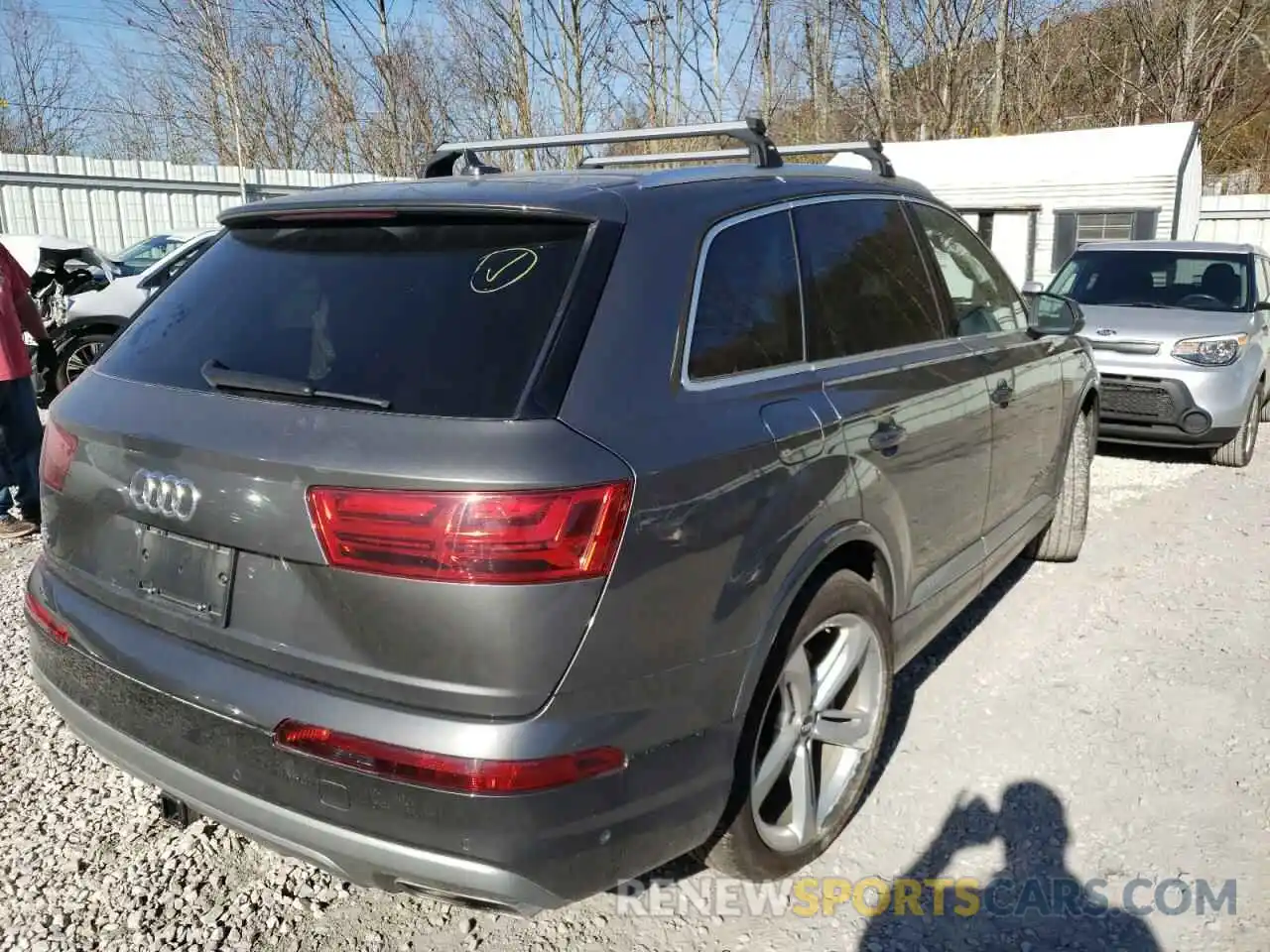 4 Photograph of a damaged car WA1VAAF74KD016415 AUDI Q7 2019