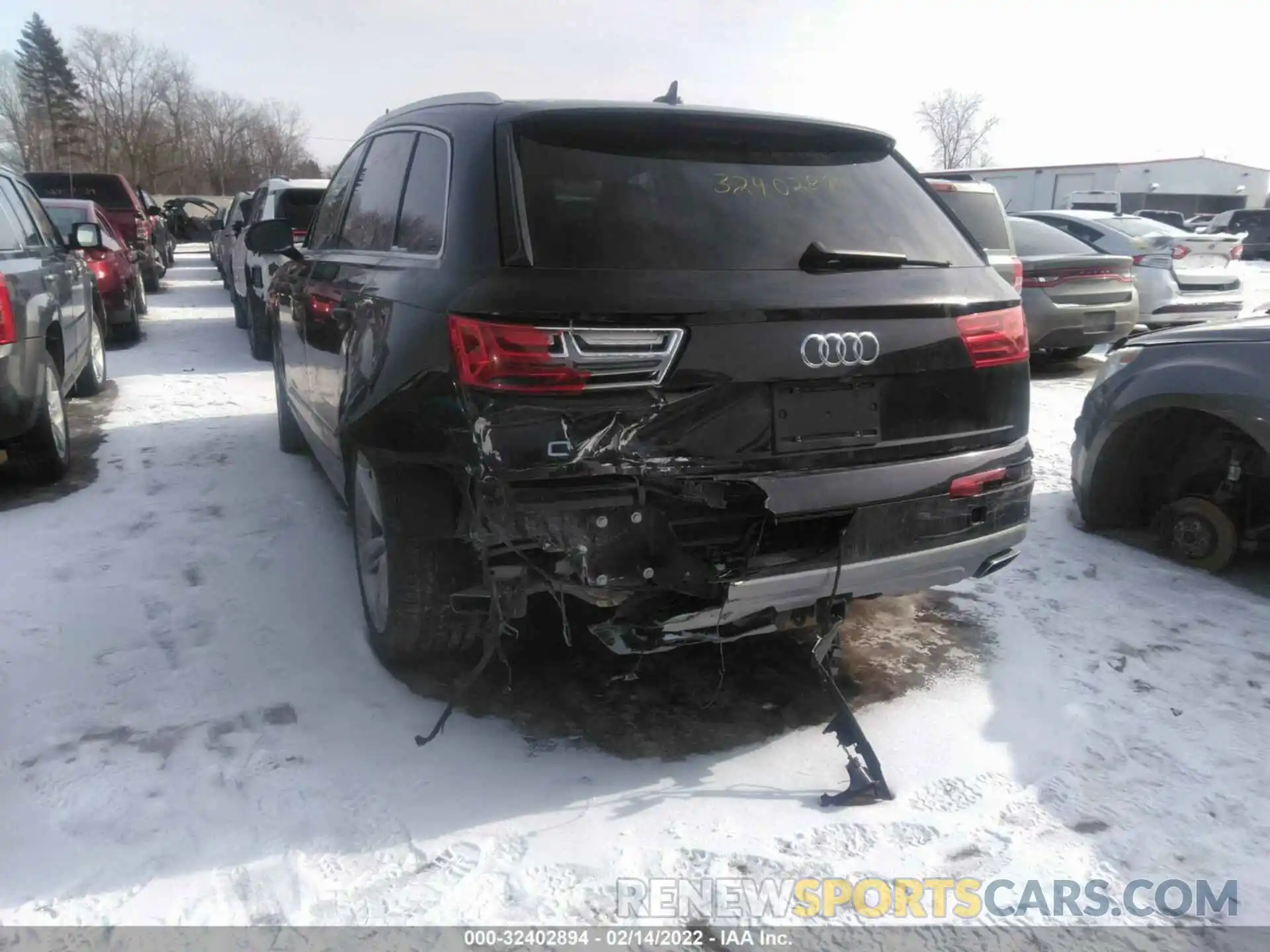 6 Photograph of a damaged car WA1VAAF74KD018035 AUDI Q7 2019