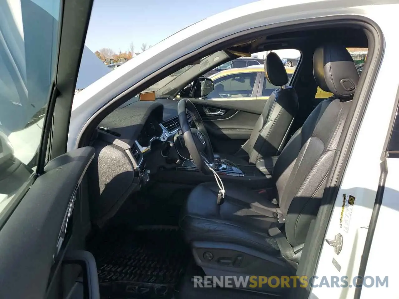 7 Photograph of a damaged car WA1VAAF74KD028712 AUDI Q7 2019