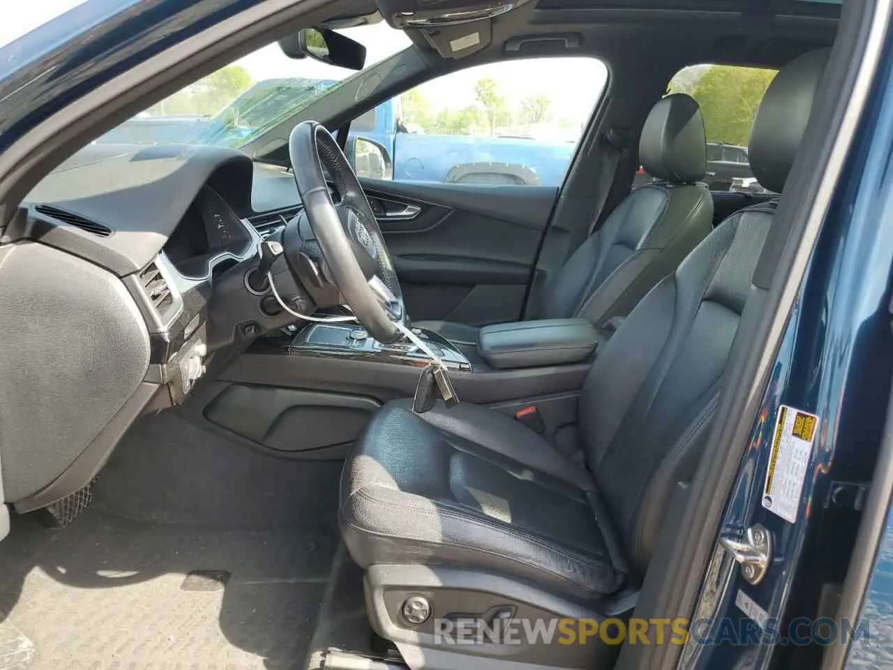 7 Photograph of a damaged car WA1VAAF74KD037247 AUDI Q7 2019