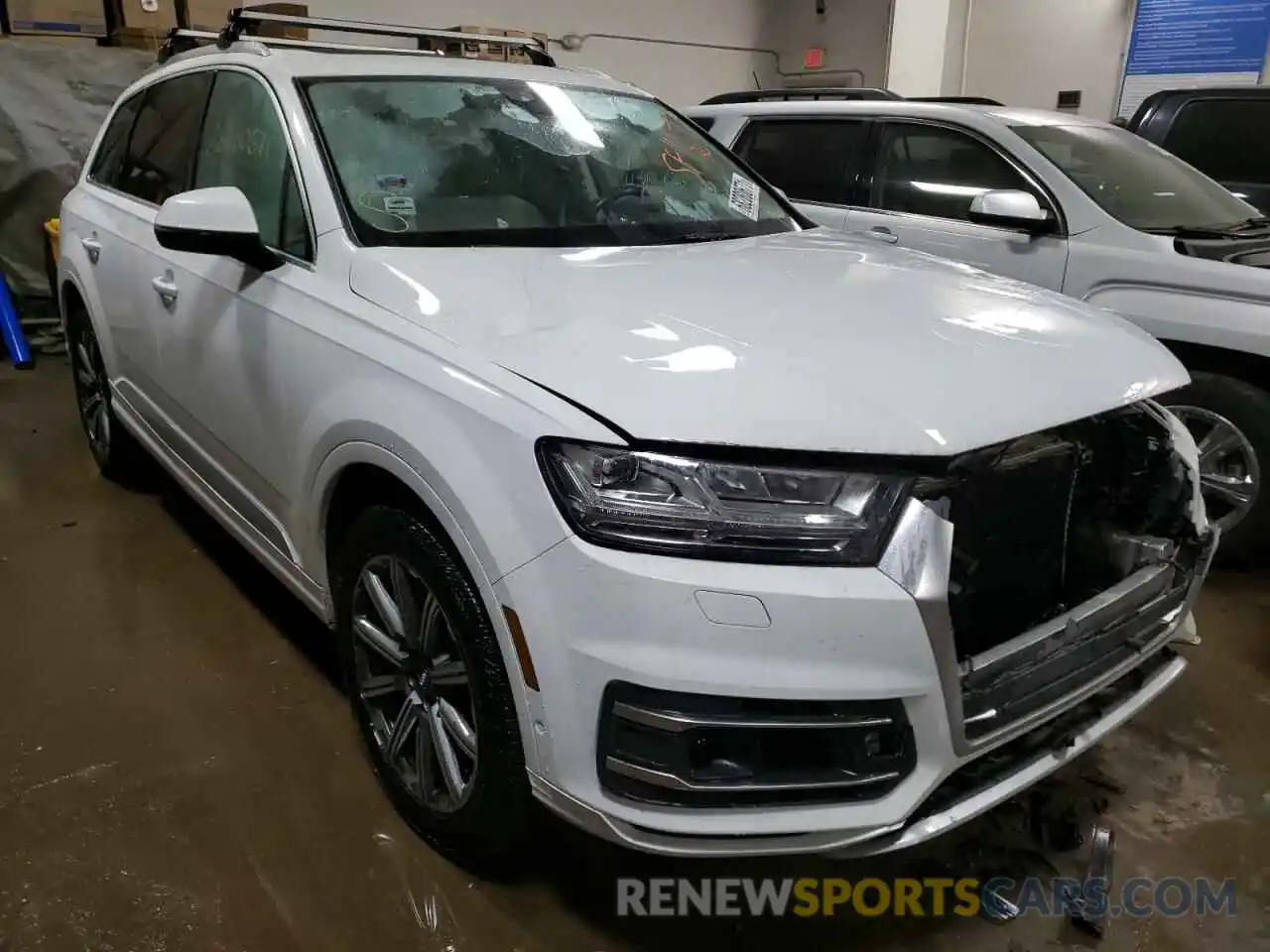 1 Photograph of a damaged car WA1VAAF74KD039371 AUDI Q7 2019