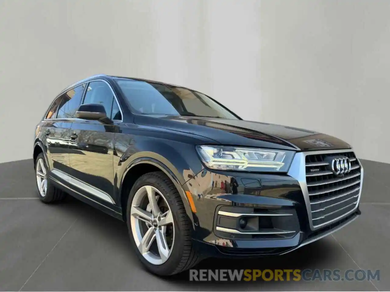 1 Photograph of a damaged car WA1VAAF76KD010048 AUDI Q7 2019