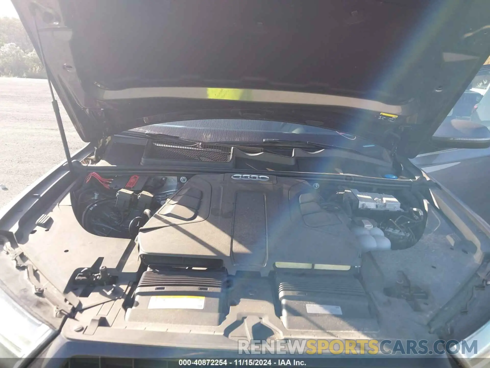 10 Photograph of a damaged car WA1VAAF76KD032924 AUDI Q7 2019