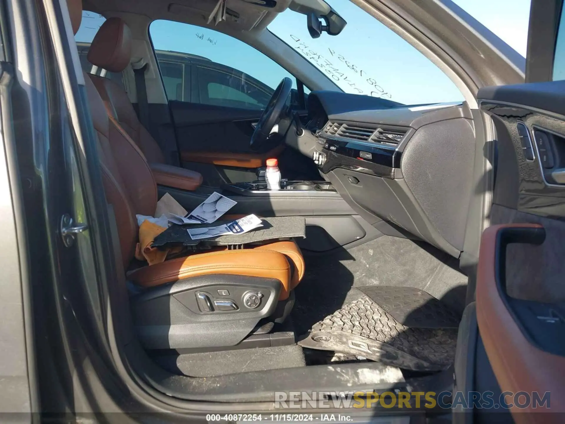 5 Photograph of a damaged car WA1VAAF76KD032924 AUDI Q7 2019