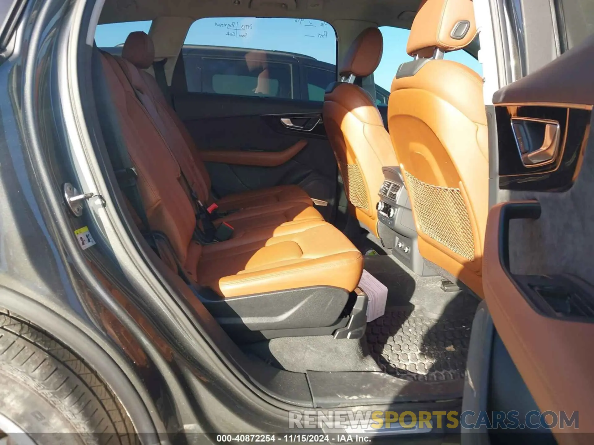 8 Photograph of a damaged car WA1VAAF76KD032924 AUDI Q7 2019