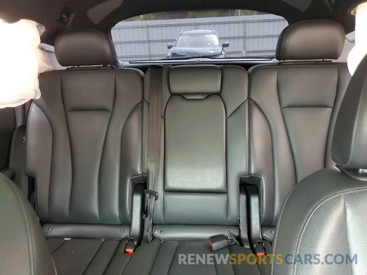 10 Photograph of a damaged car WA1VAAF76KD033457 AUDI Q7 2019