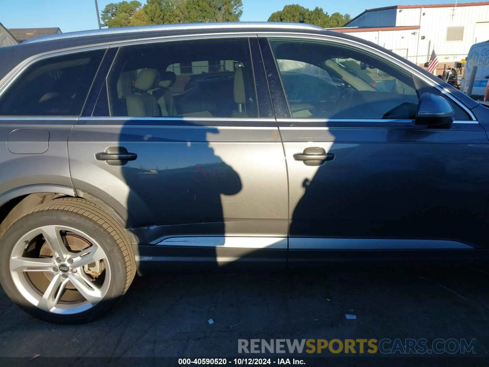14 Photograph of a damaged car WA1VAAF77KD011872 AUDI Q7 2019
