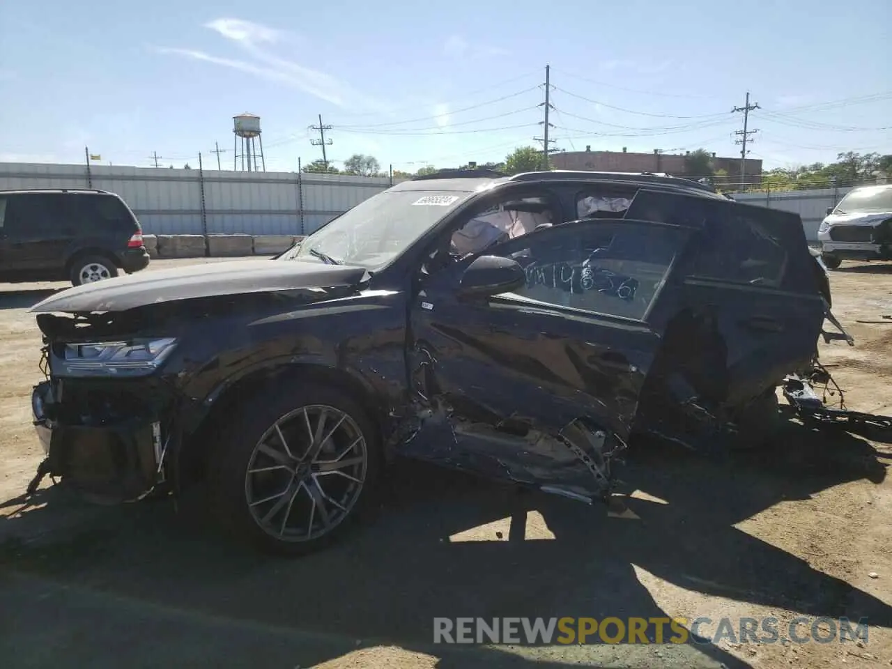 1 Photograph of a damaged car WA1VAAF77KD014836 AUDI Q7 2019