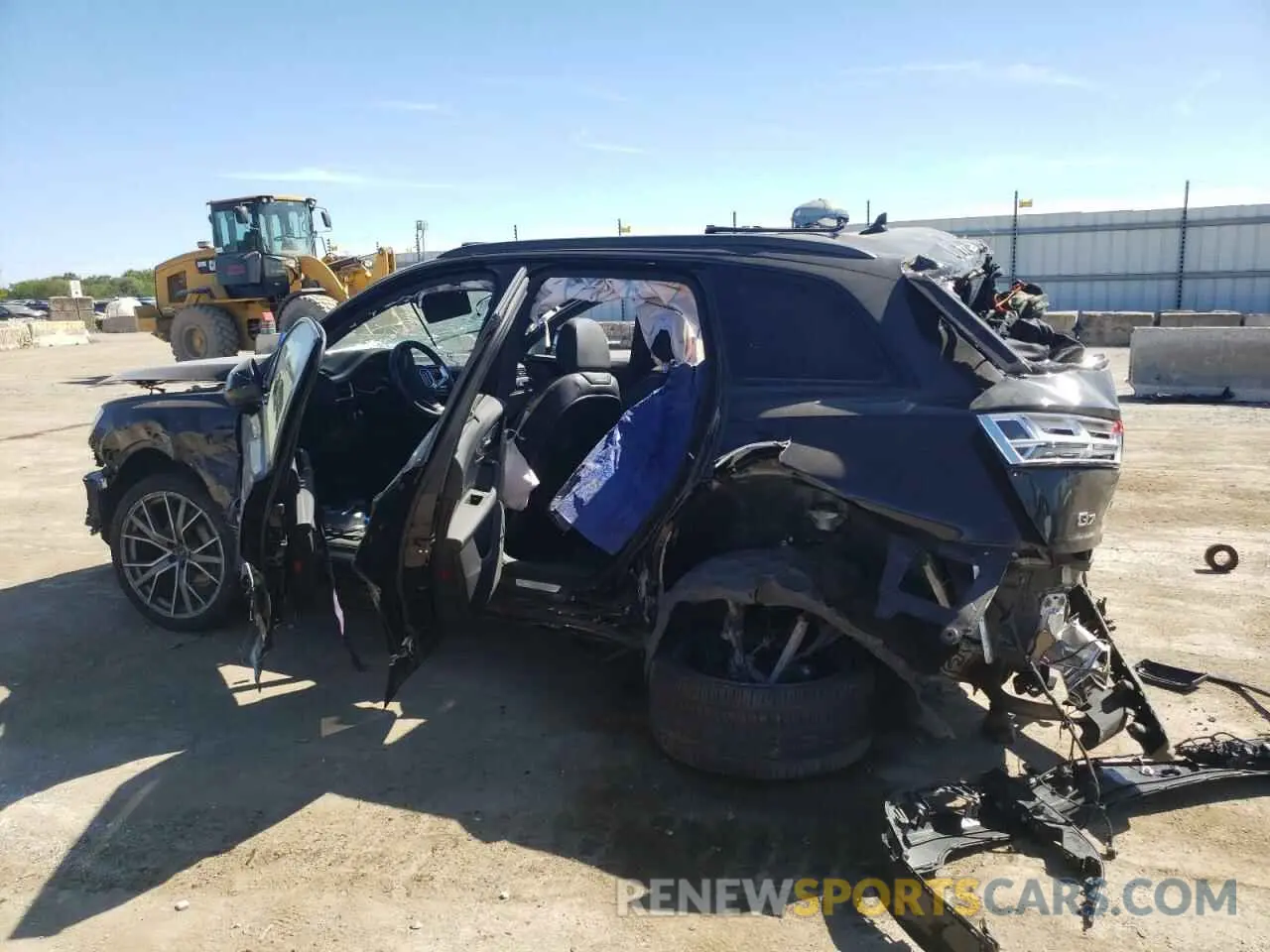 2 Photograph of a damaged car WA1VAAF77KD014836 AUDI Q7 2019
