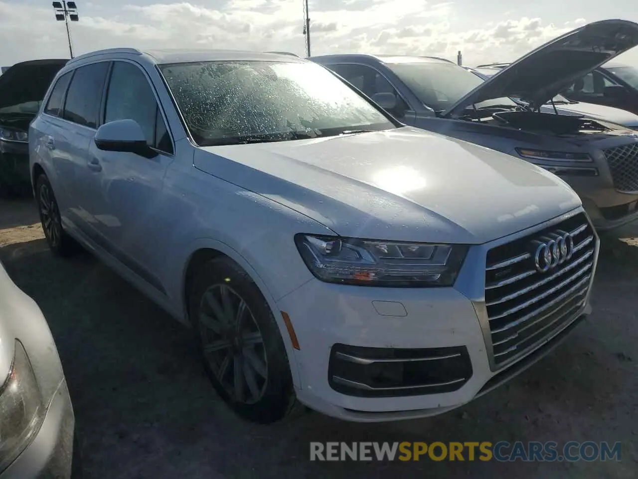 4 Photograph of a damaged car WA1VAAF77KD022337 AUDI Q7 2019