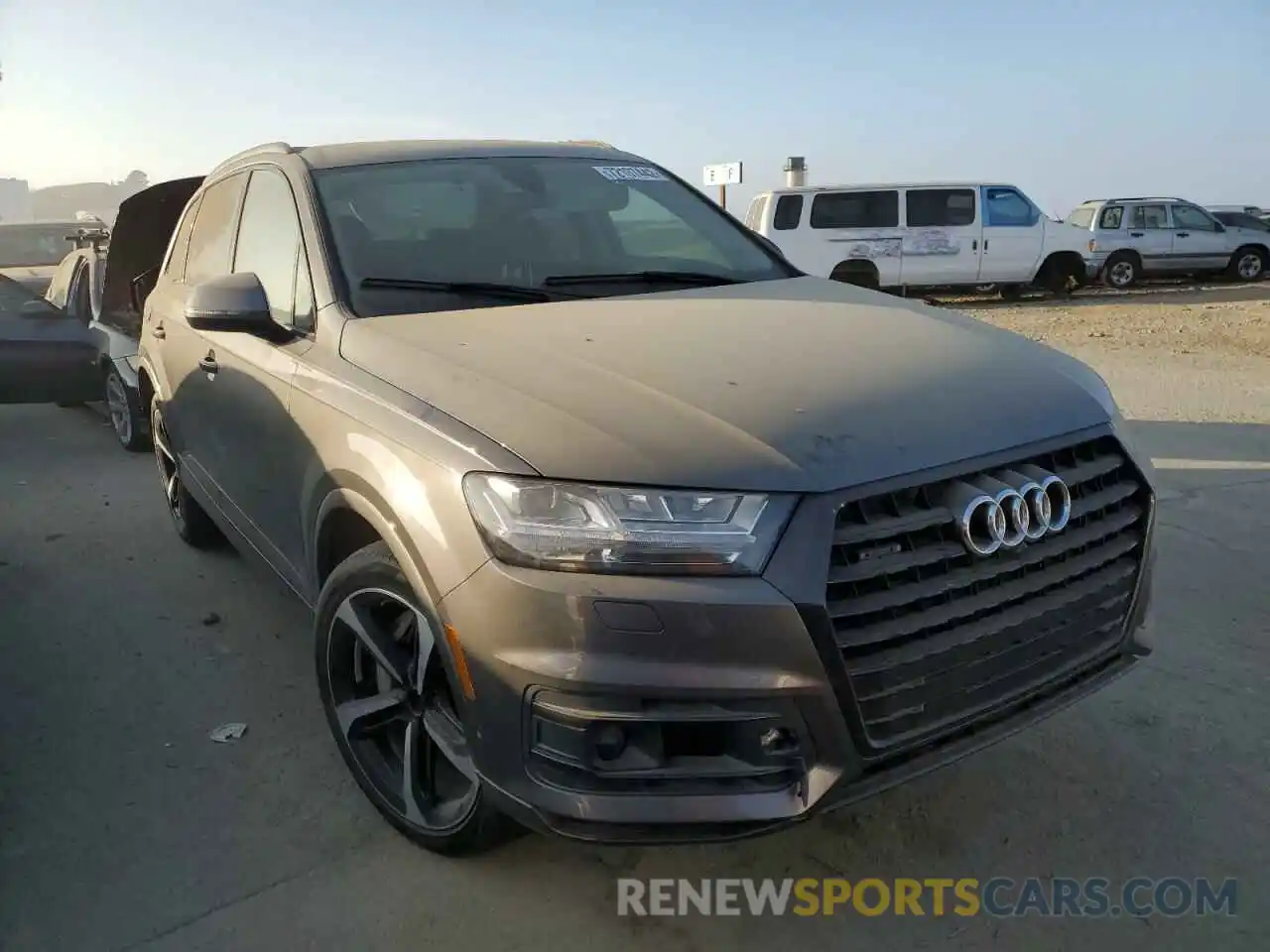 4 Photograph of a damaged car WA1VAAF77KD038151 AUDI Q7 2019