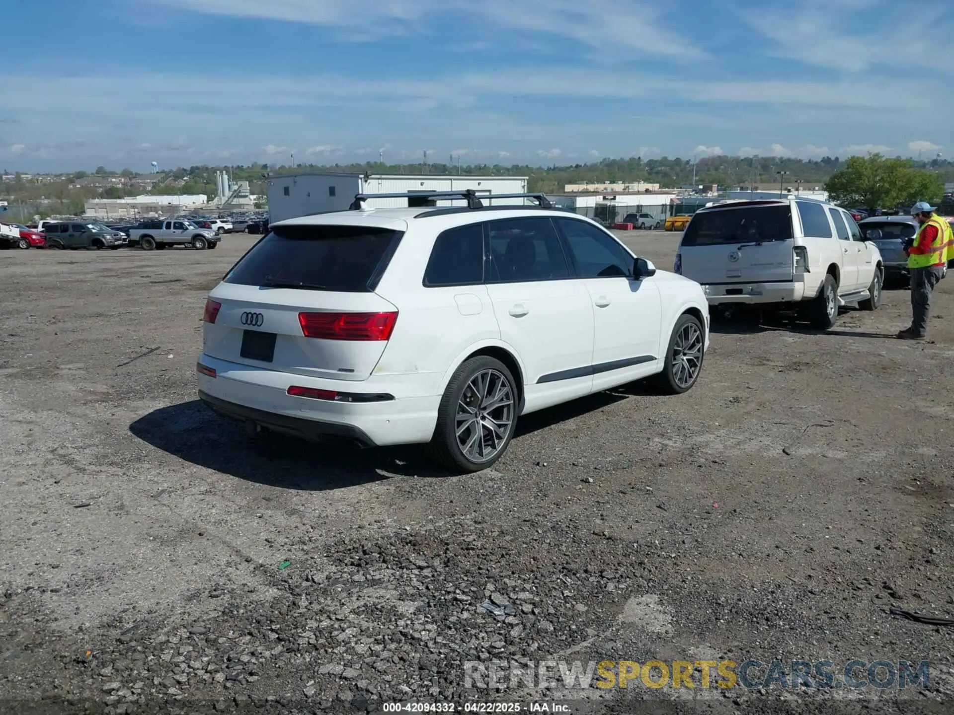 4 Photograph of a damaged car WA1VAAF77KD042653 AUDI Q7 2019