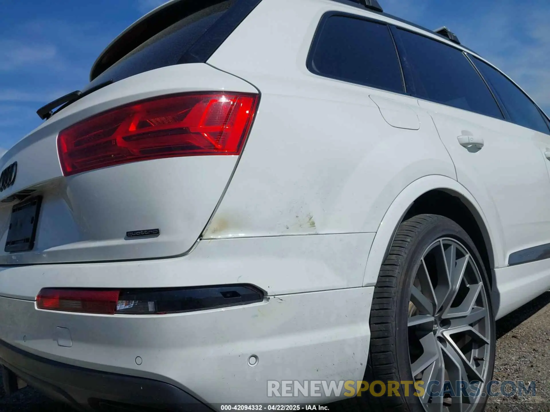 6 Photograph of a damaged car WA1VAAF77KD042653 AUDI Q7 2019