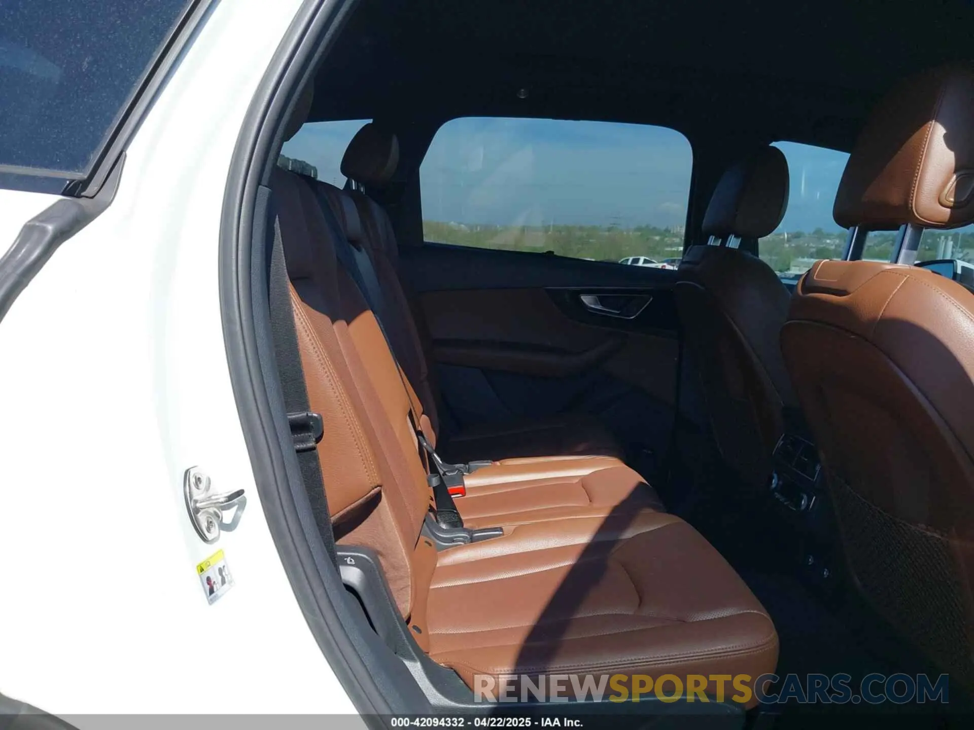 8 Photograph of a damaged car WA1VAAF77KD042653 AUDI Q7 2019