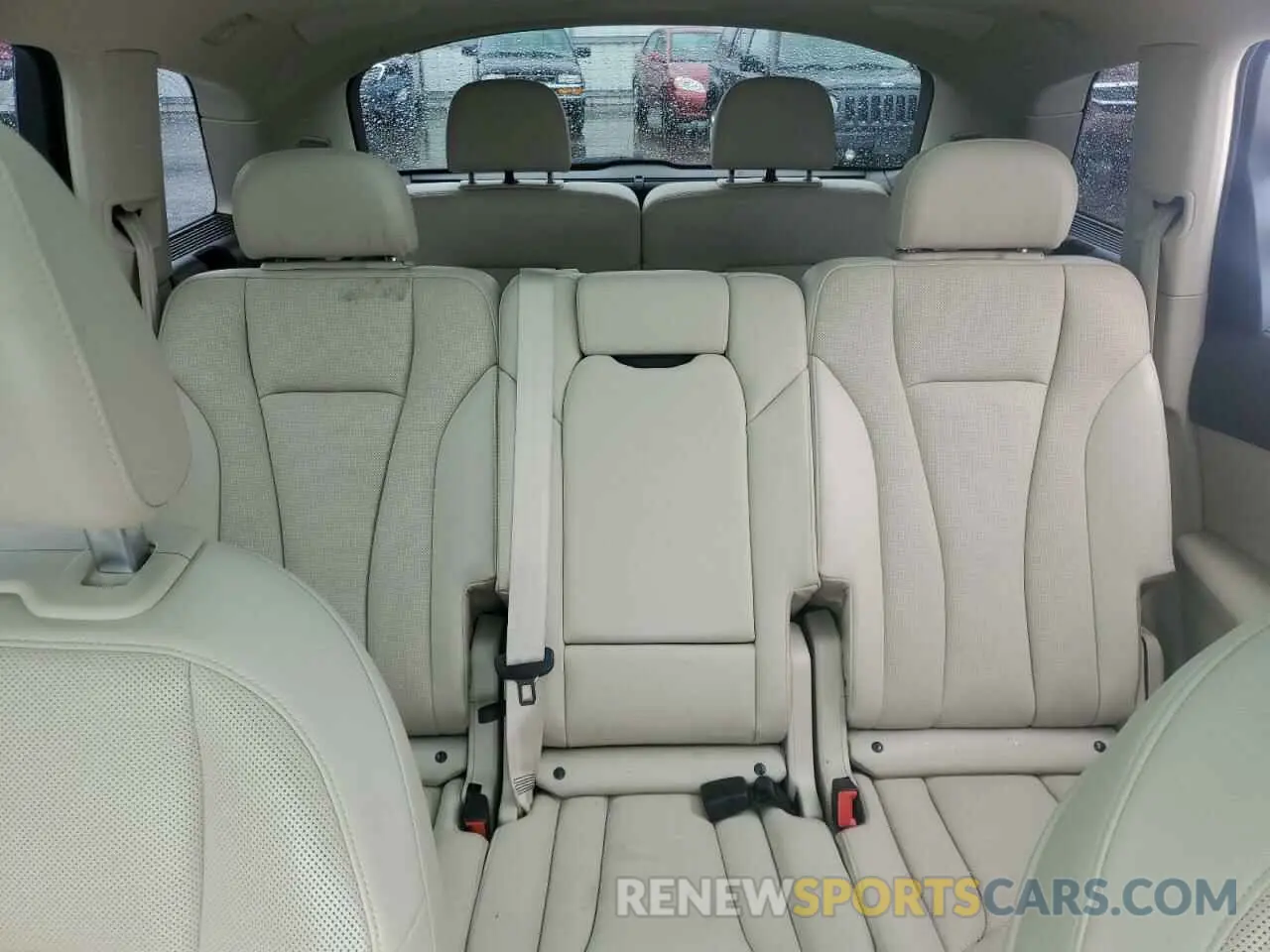 10 Photograph of a damaged car WA1VAAF78KD011315 AUDI Q7 2019