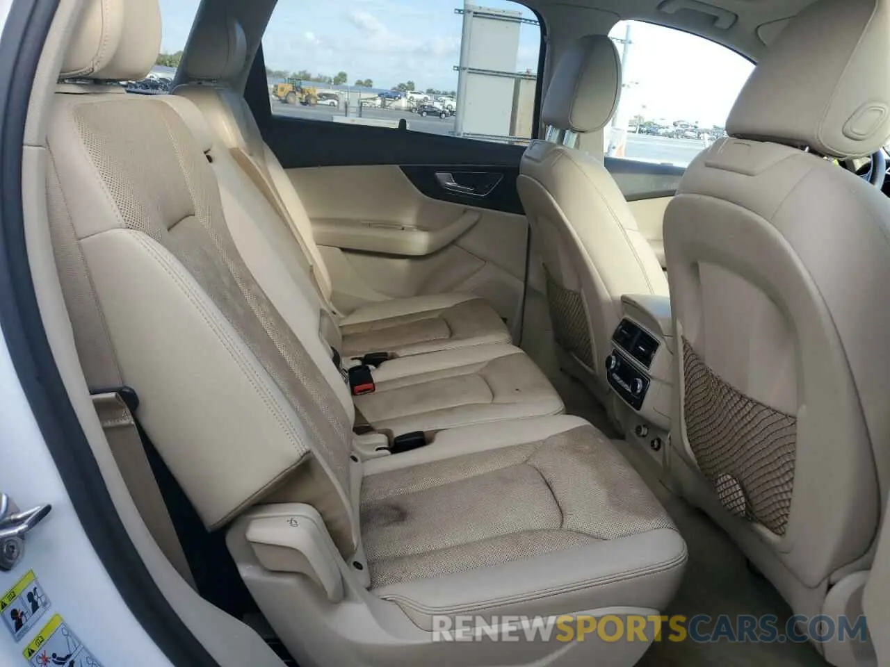 11 Photograph of a damaged car WA1VAAF78KD012237 AUDI Q7 2019