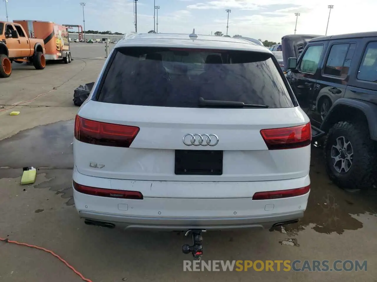 6 Photograph of a damaged car WA1VAAF78KD012237 AUDI Q7 2019