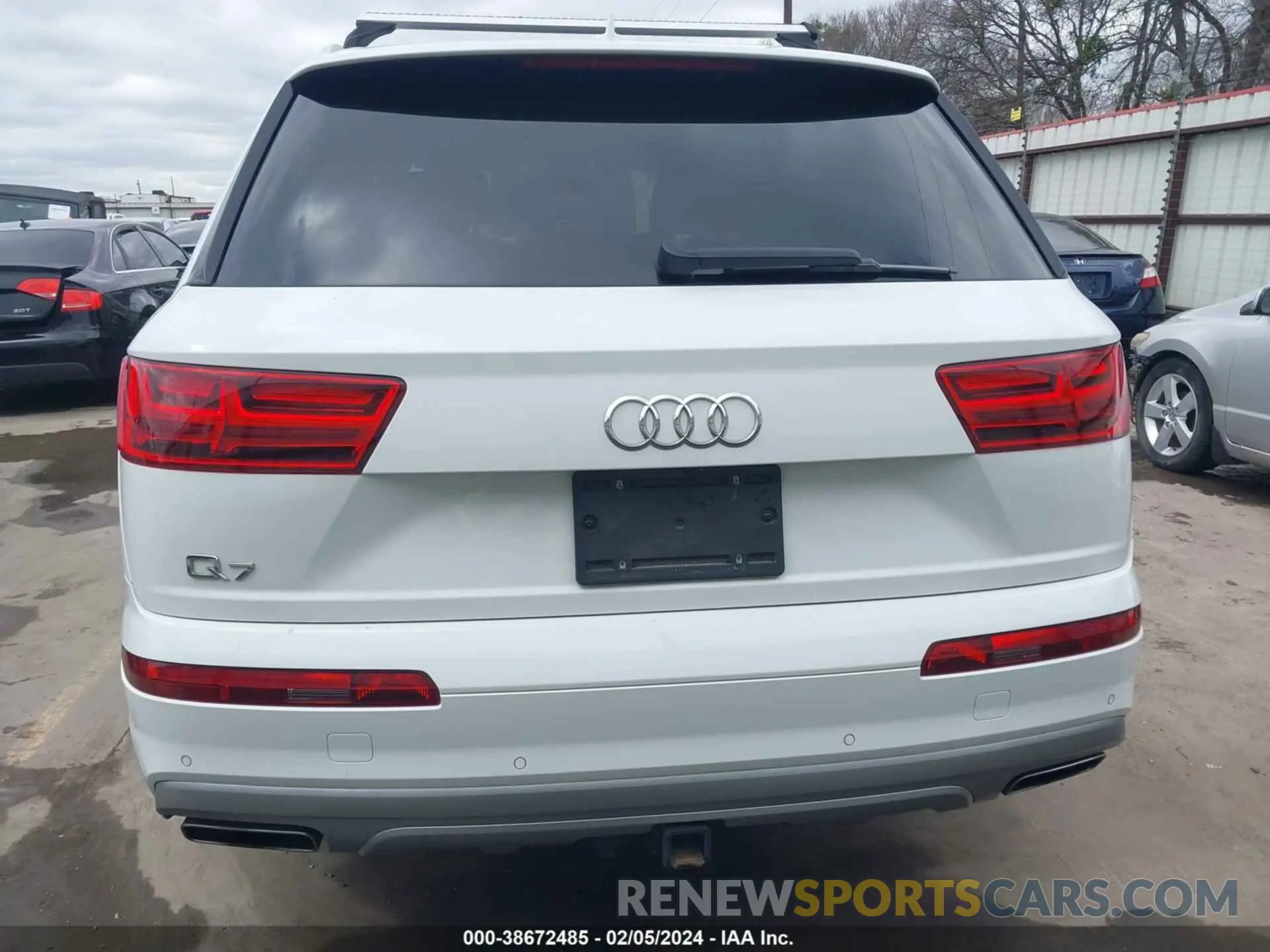 16 Photograph of a damaged car WA1VAAF78KD017504 AUDI Q7 2019