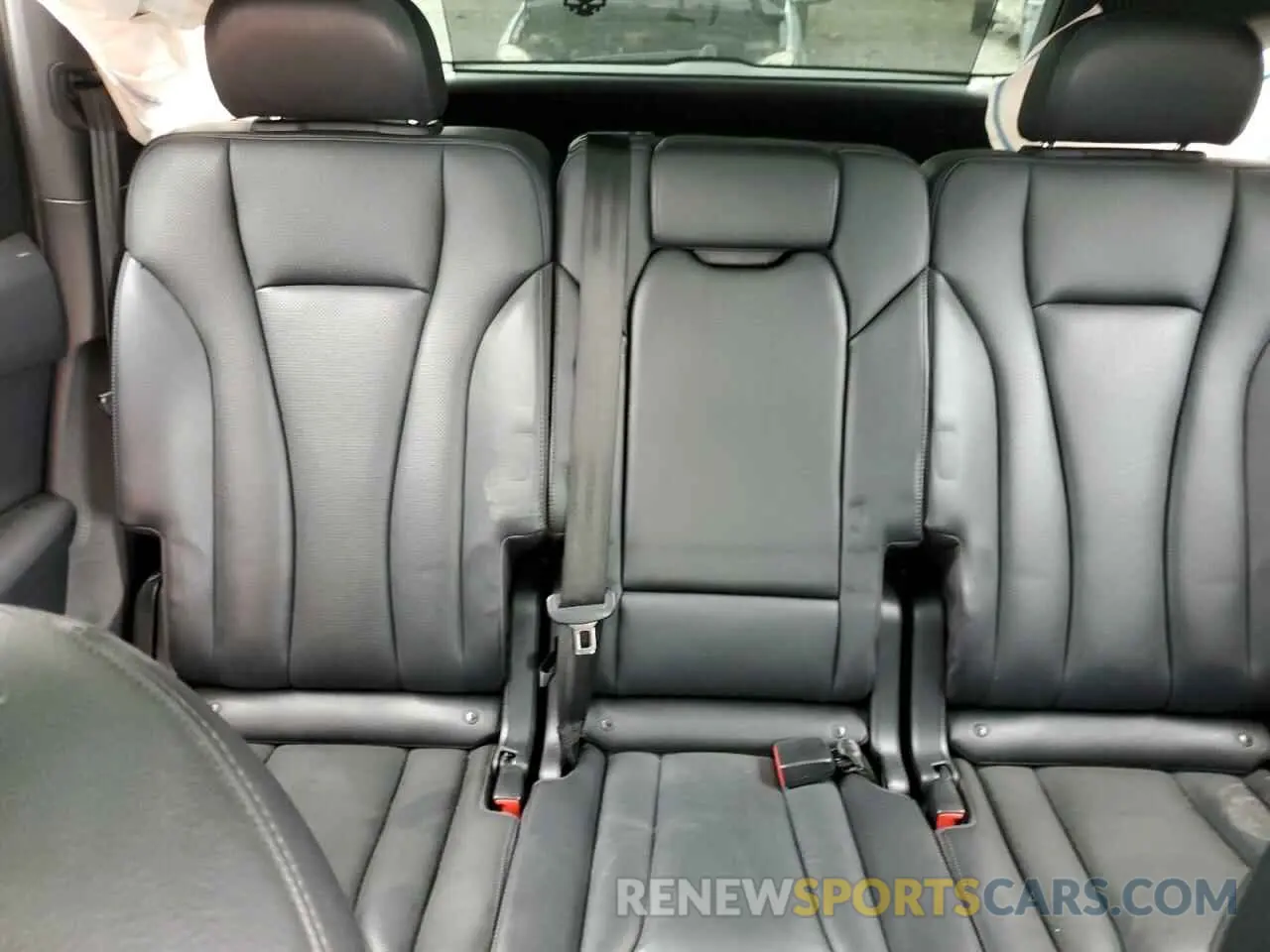 10 Photograph of a damaged car WA1VAAF78KD048929 AUDI Q7 2019